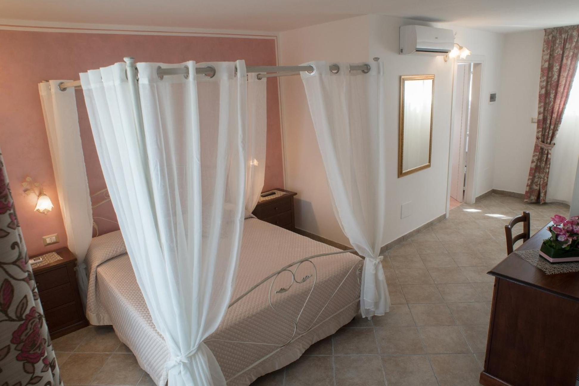 Family Suite with Balcony photo 1