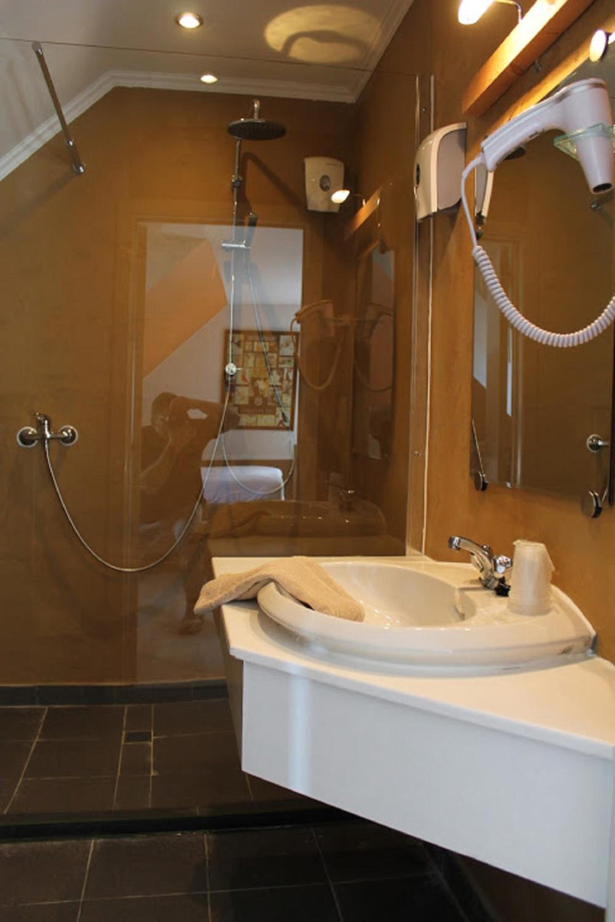 Triple Room with View - Photo 4