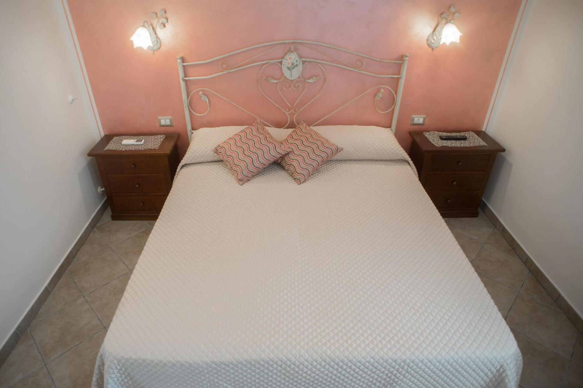 Double Room with Private Bathroom photo 2