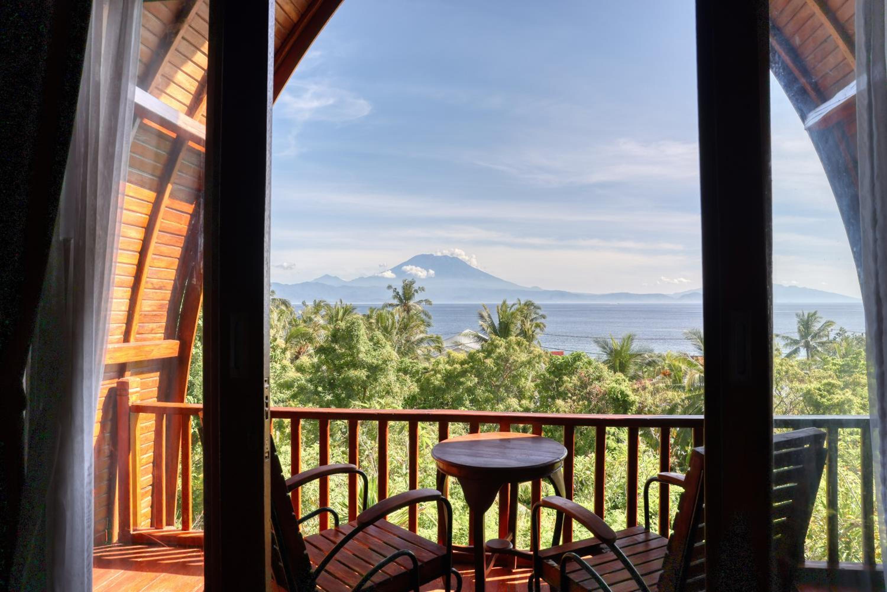 Double Room with Balcony and Sea View - Photo 9