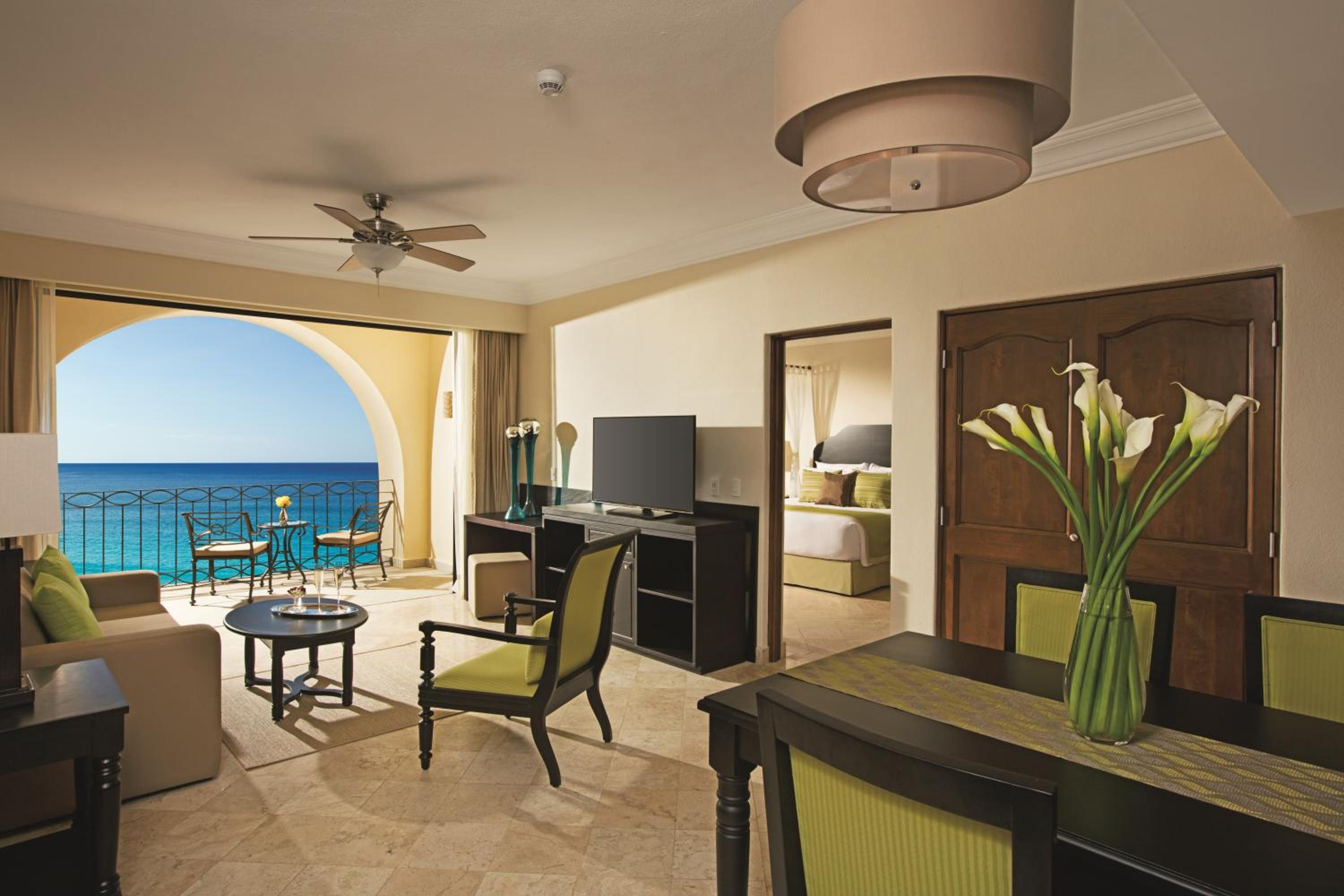 Preferred Club One-Bedroom Suite - Photo 1