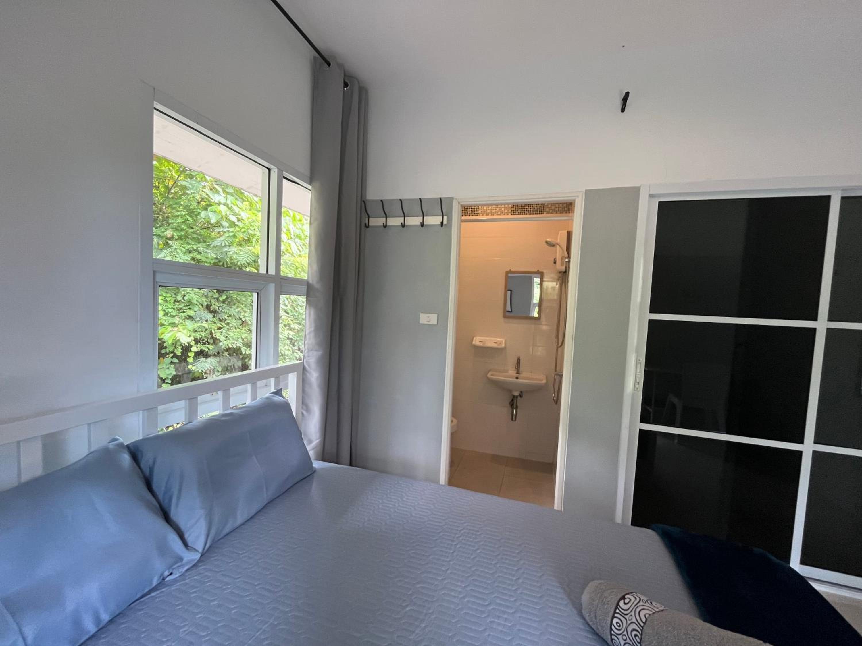 Double Room with Private Bathroom photo 3