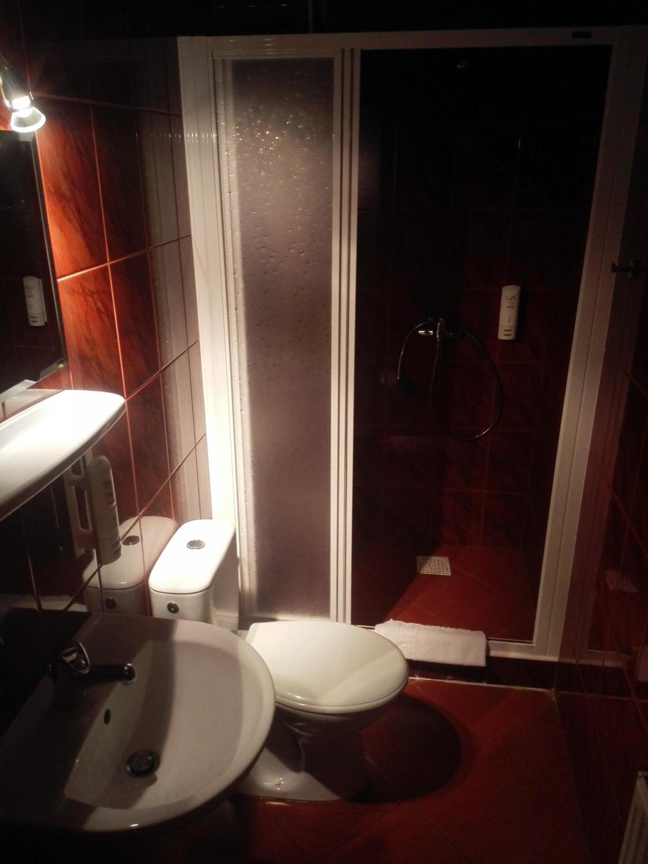 Twin Room - Photo 3