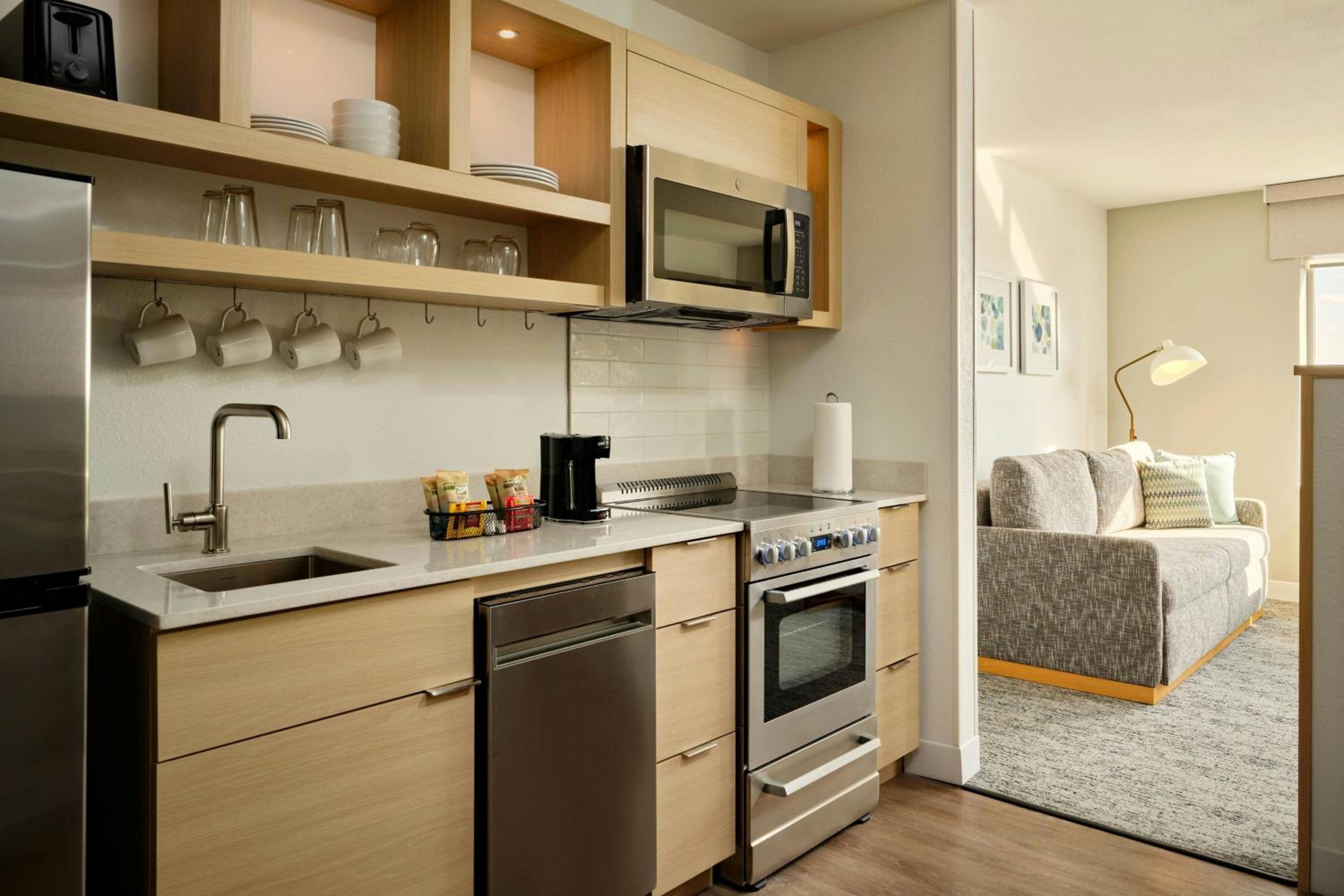 One-Bedroom King Suite with Sofa Bed photo 2