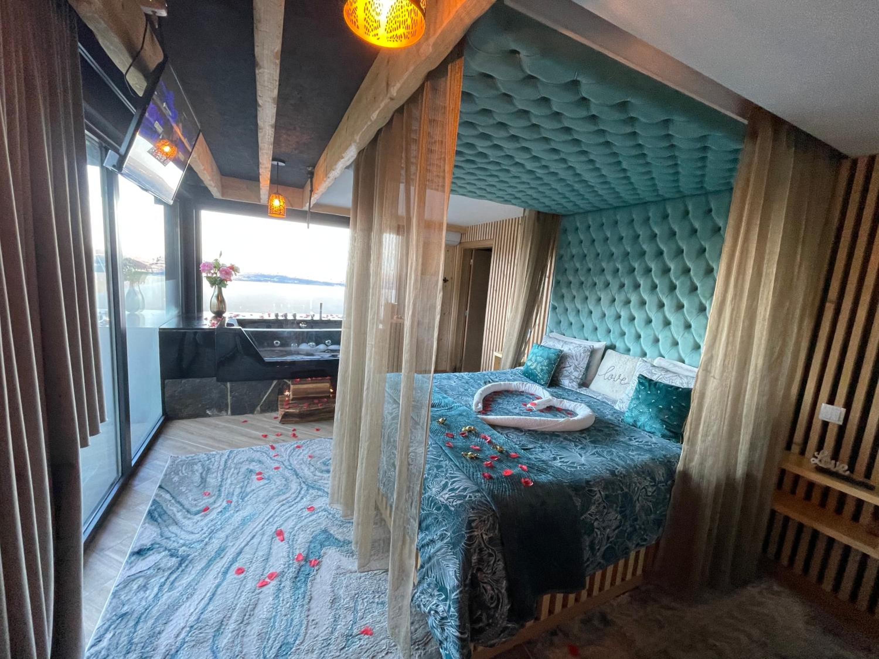 King Suite with Spa Bath