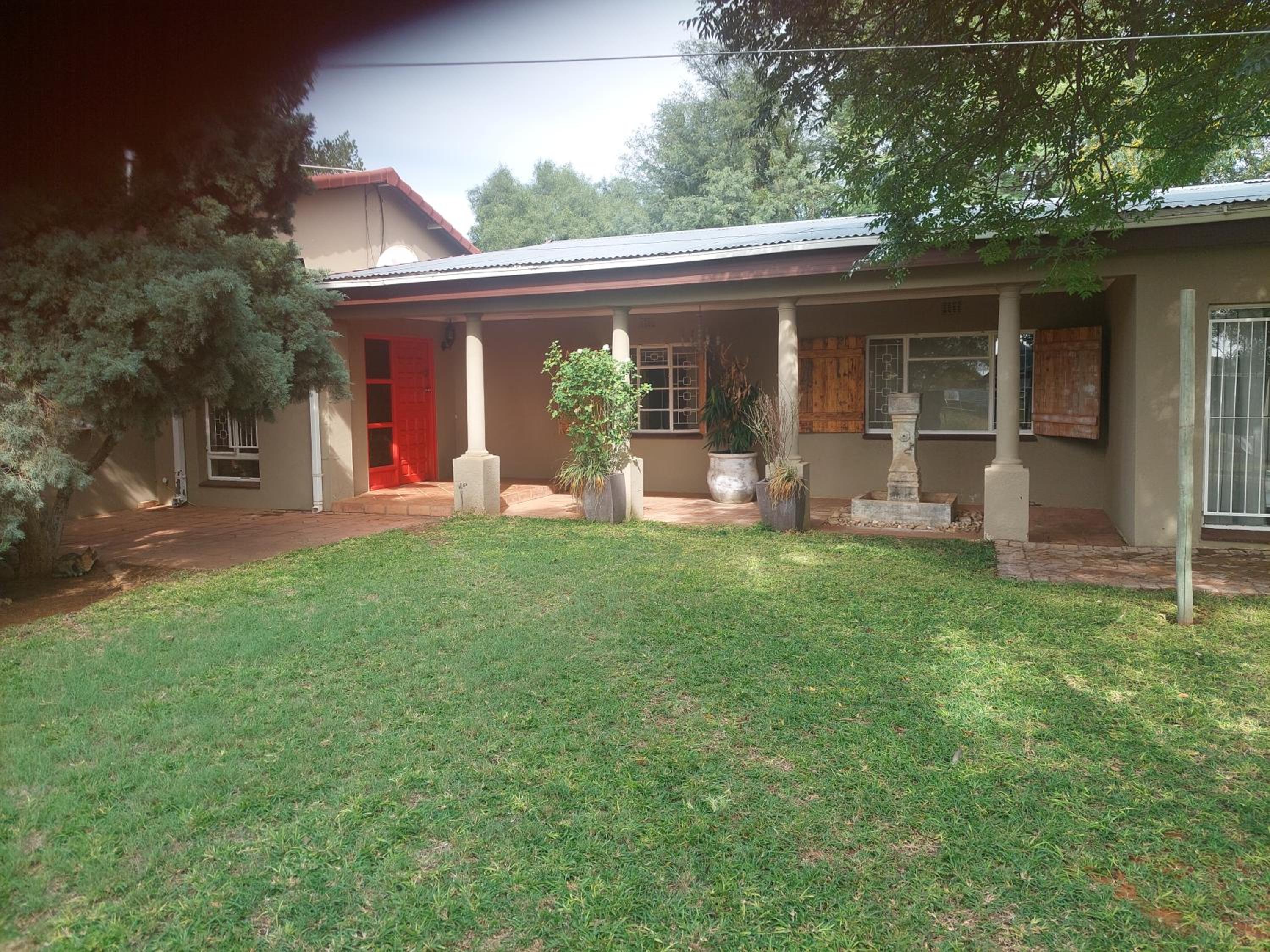 Three-Bedroom House - Photo 12
