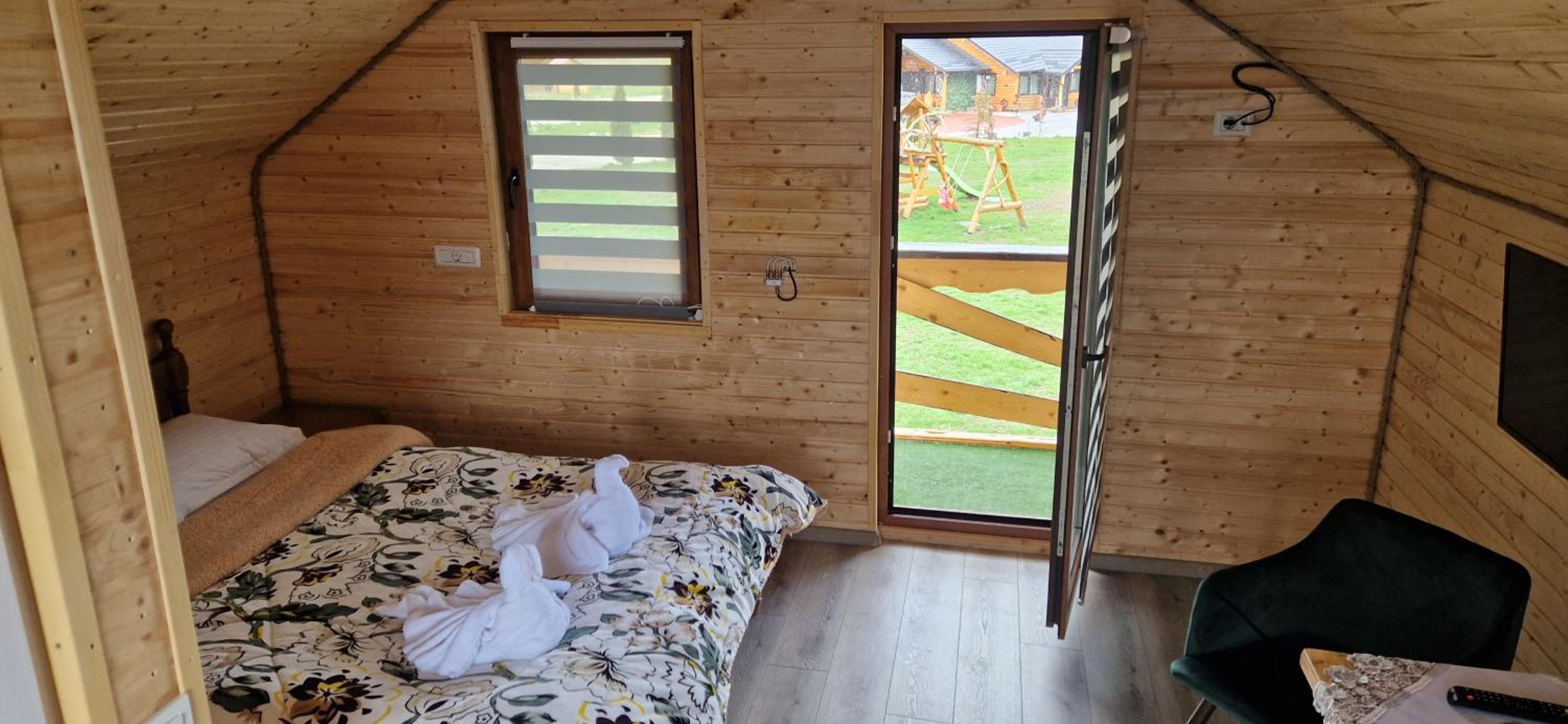 Cottage with Garden View - Photo 6