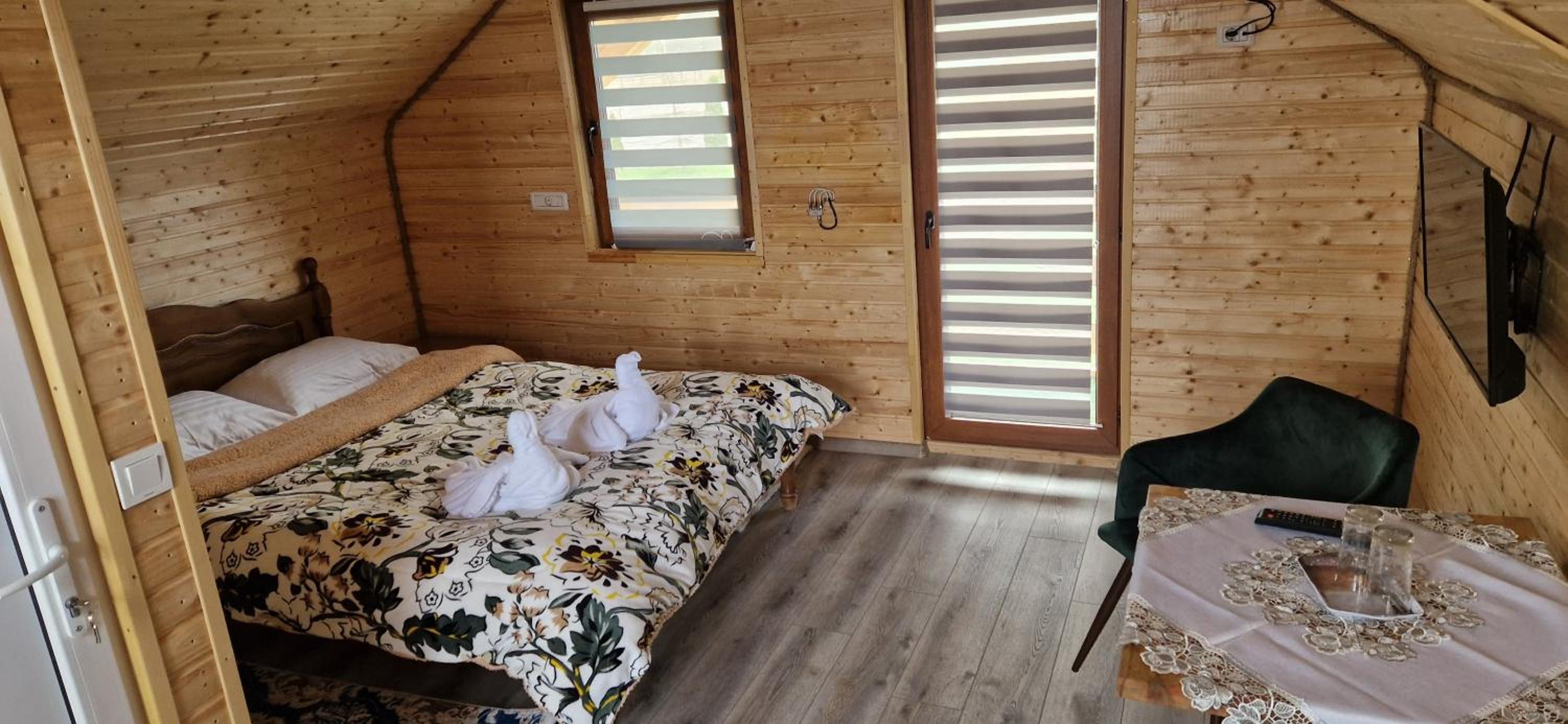 Cottage with Garden View - Photo 7
