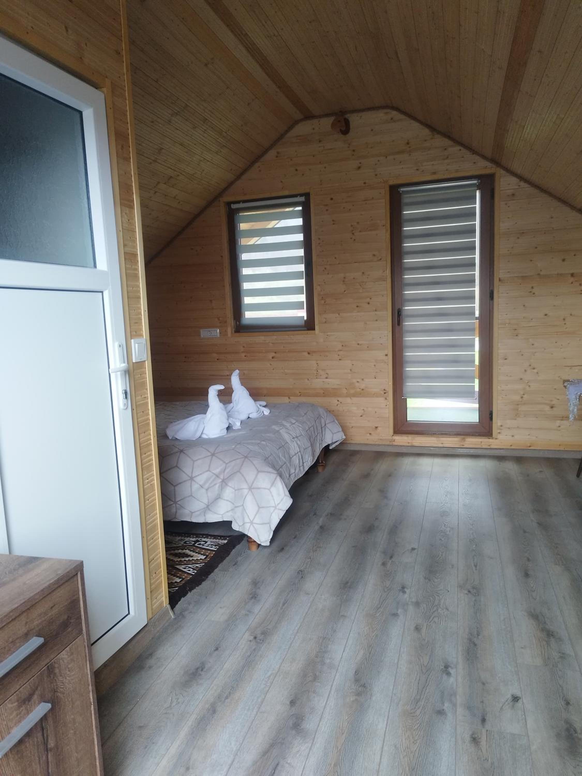 Cottage with Garden View - Photo 10