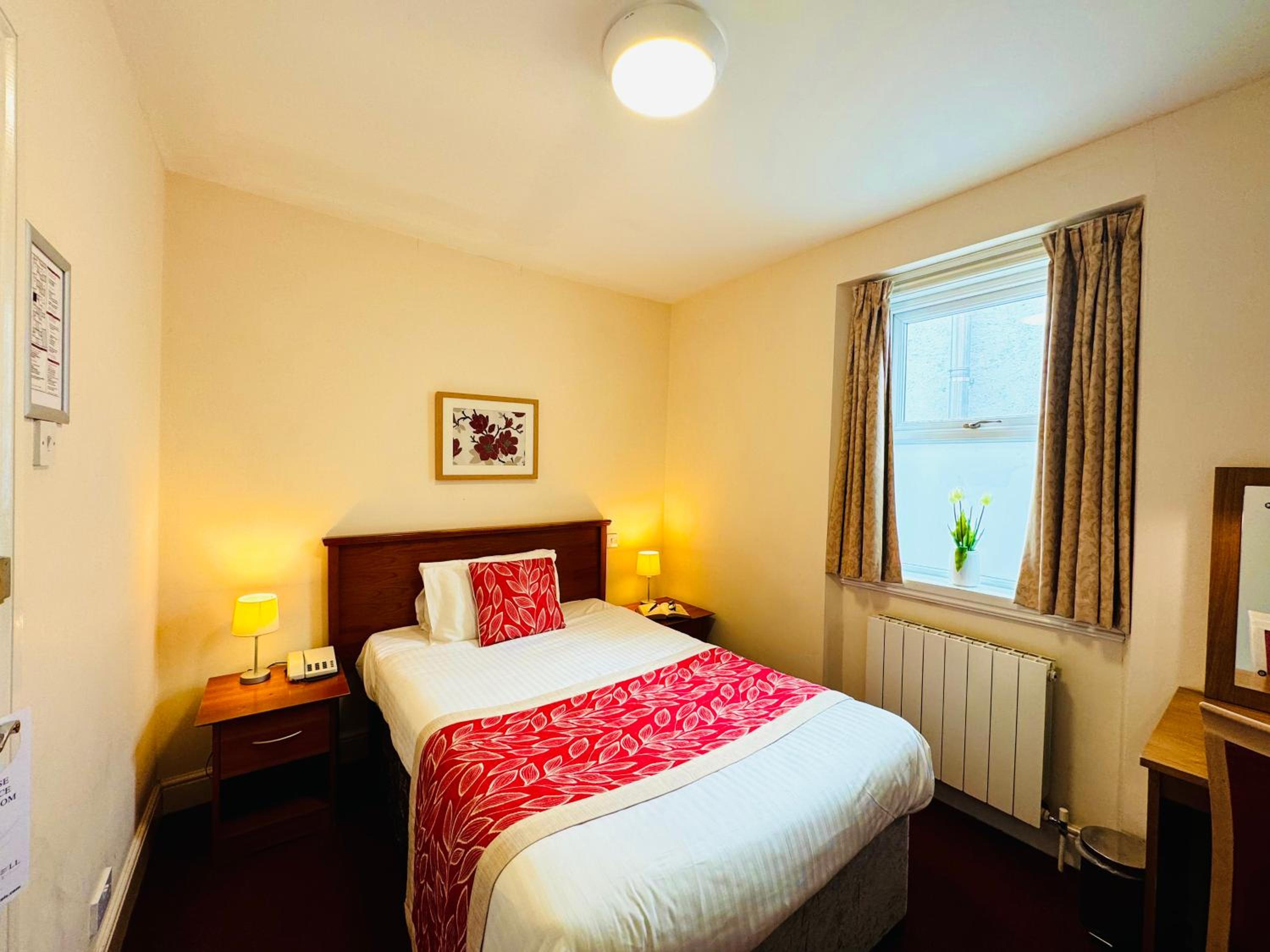 Single Room with Single Bed photo 1