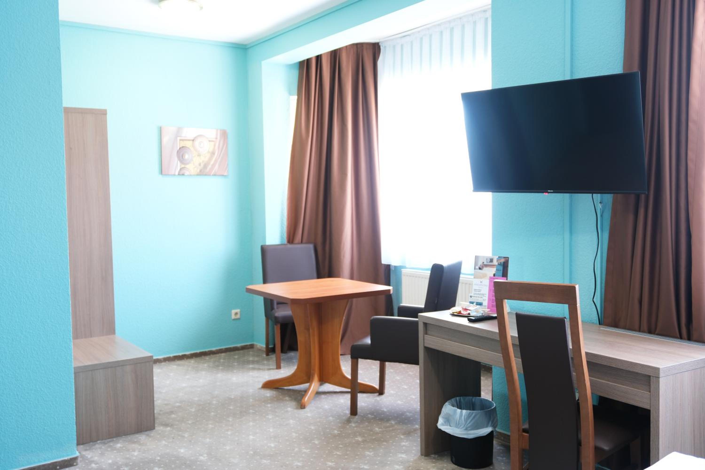 Family Room photo 1