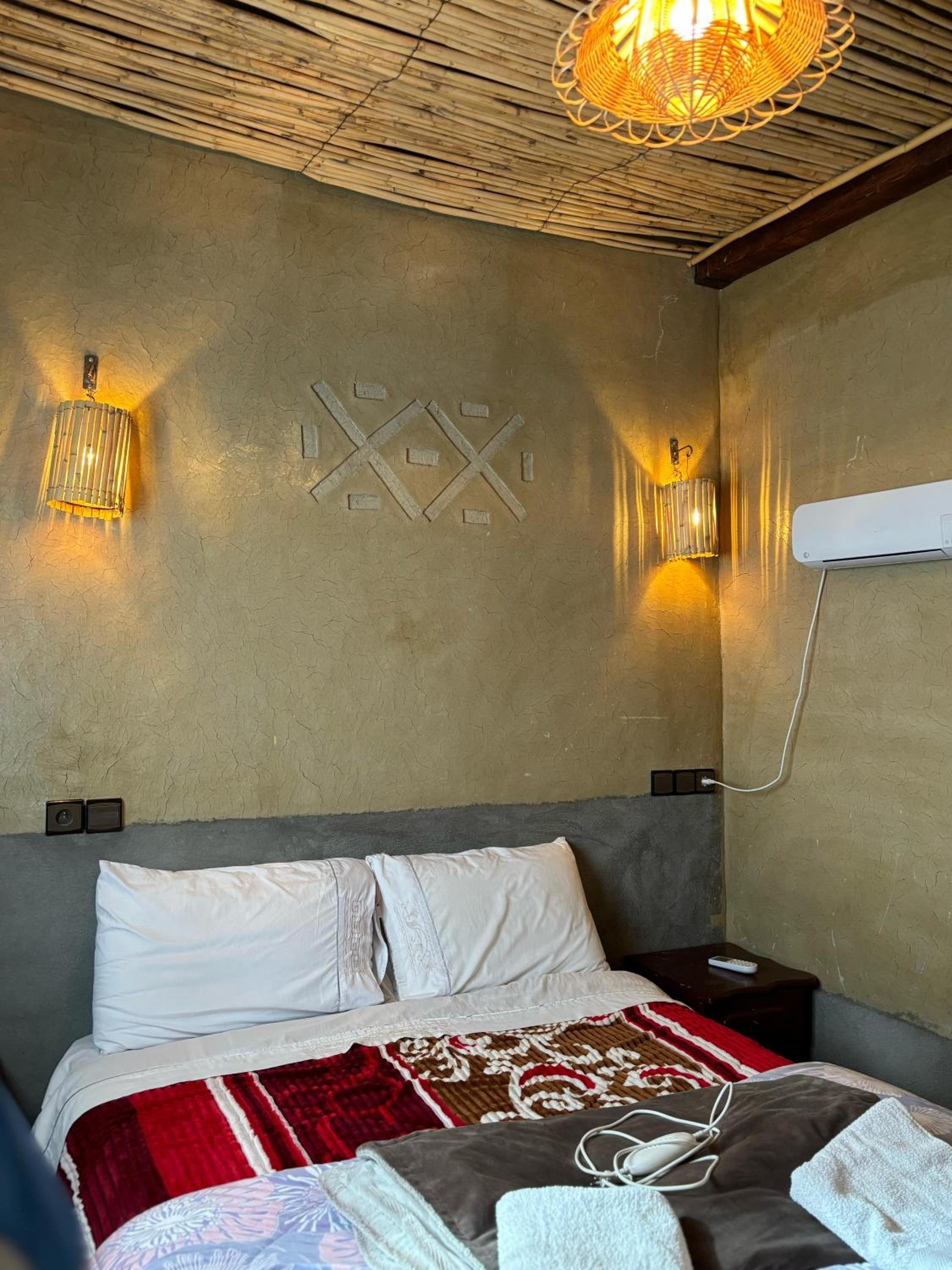 Deluxe Double Room - Photo 8