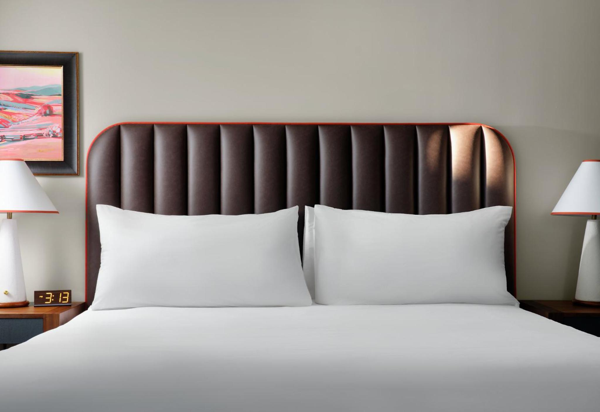 Standard King Room - Photo 5