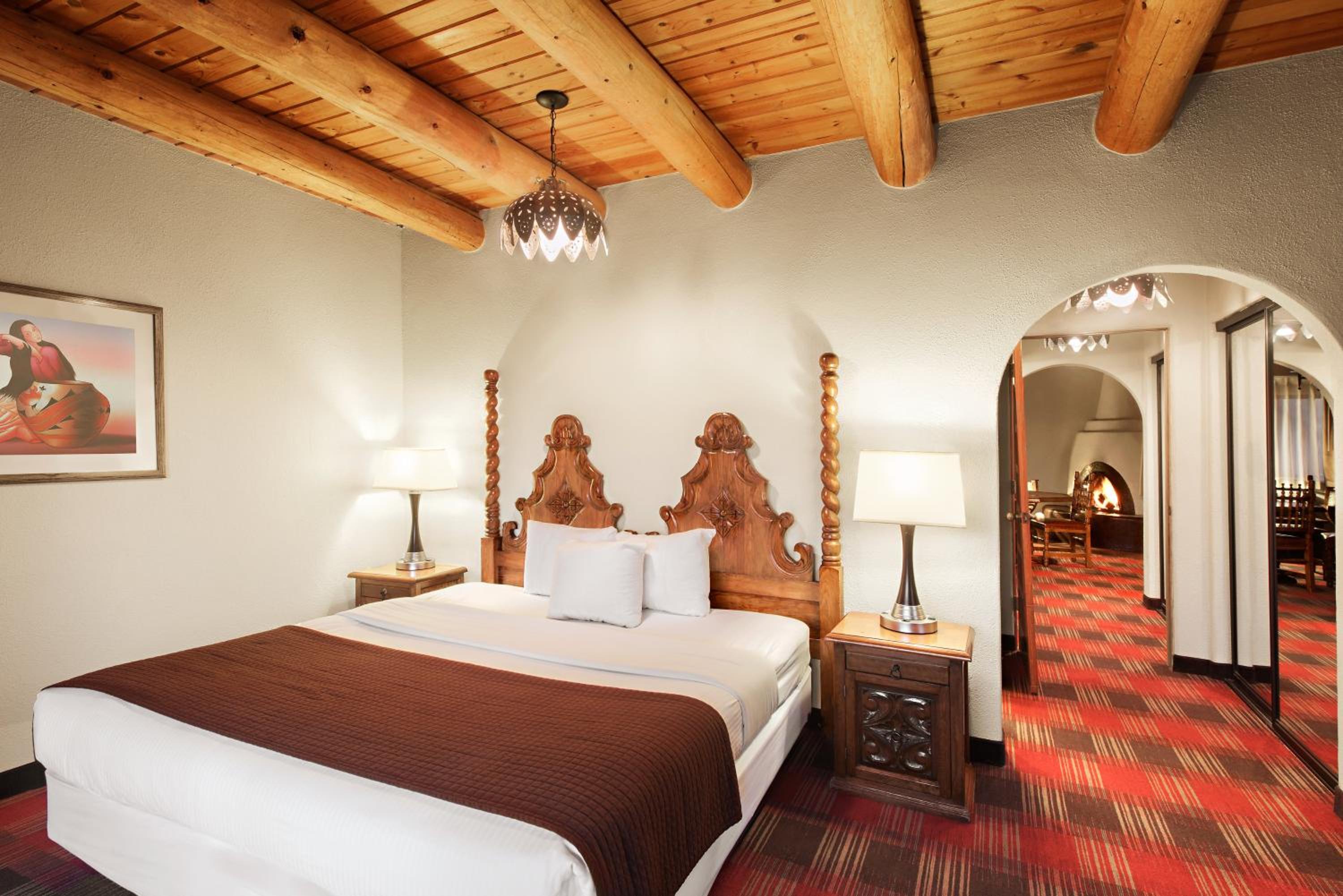 Deluxe Suite - Photo 10