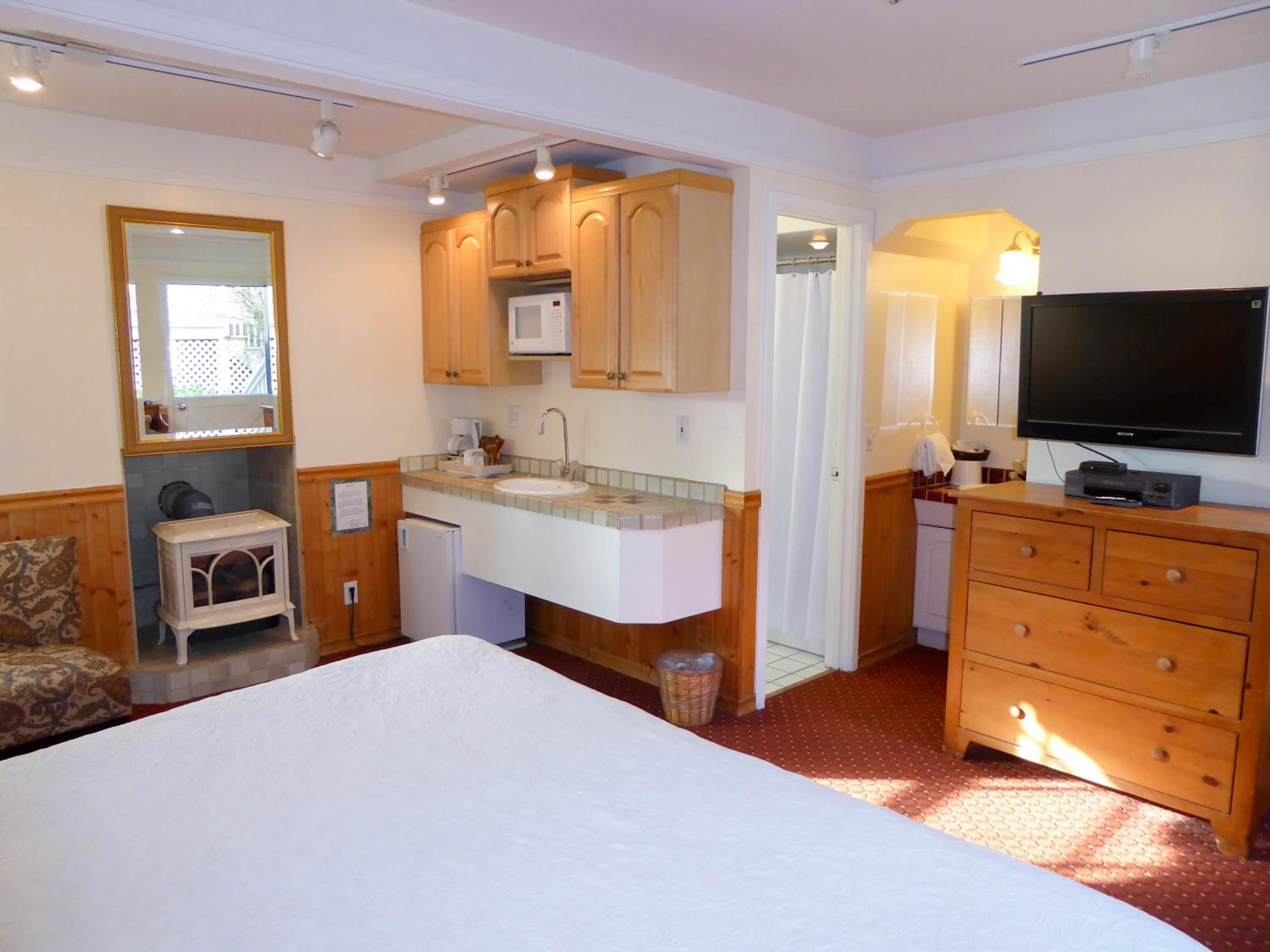 Sommerset King Room with Parking photo 3