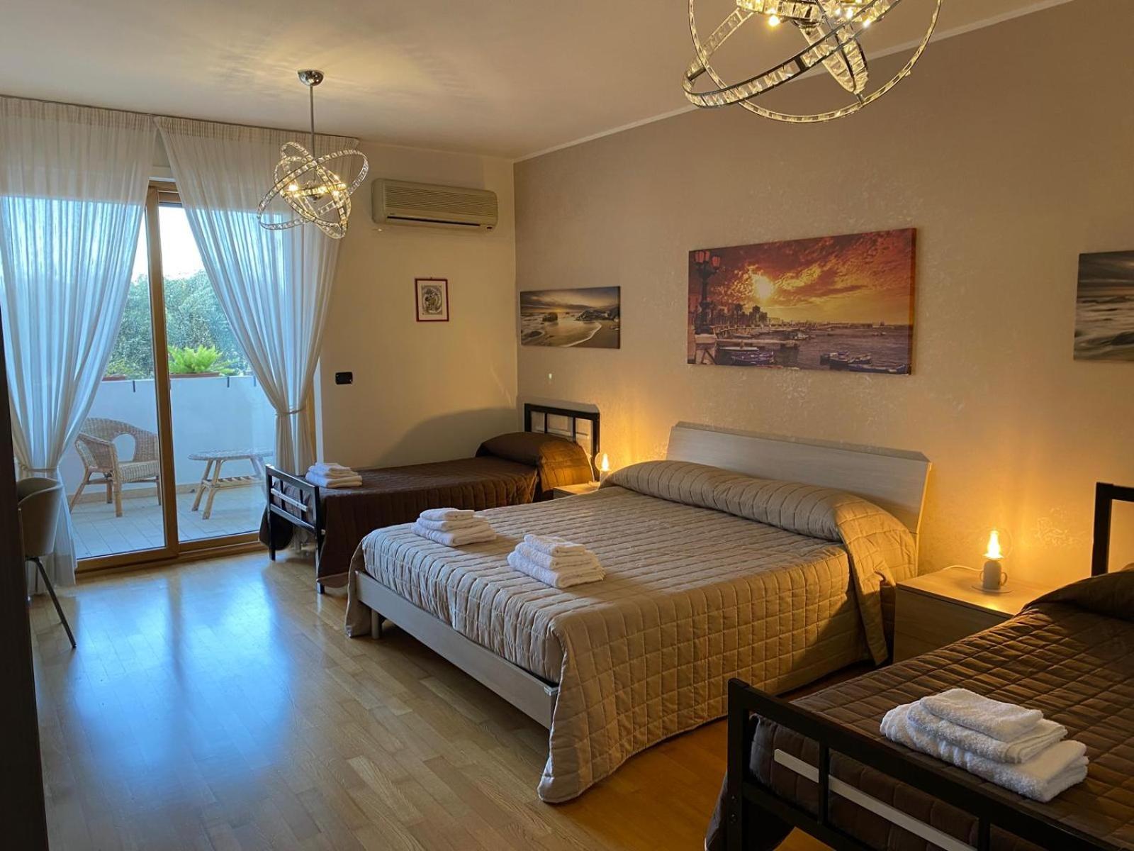 Quadruple Room with Private External Bathroom