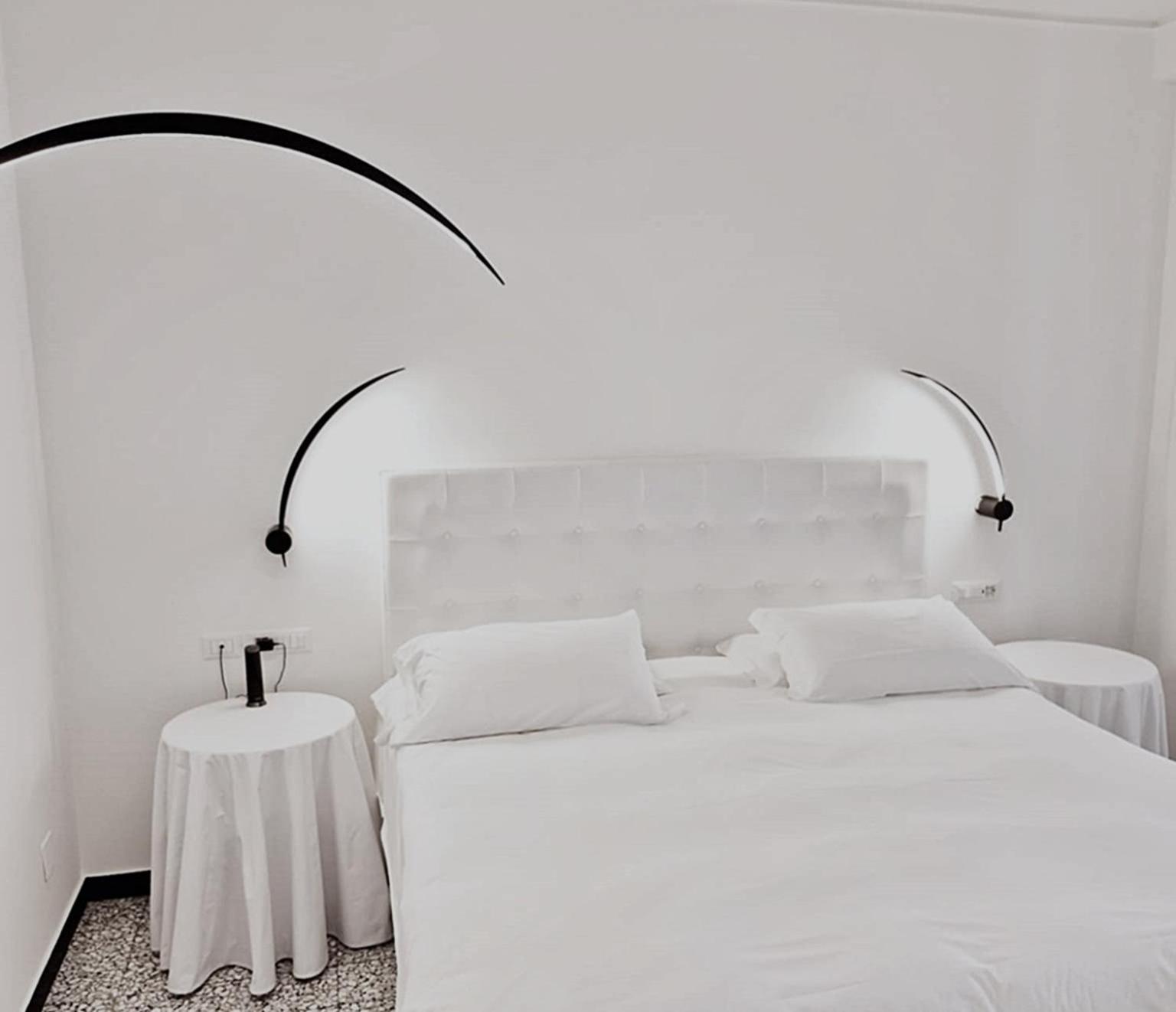 Deluxe Suite with Spa Bath - Photo 13