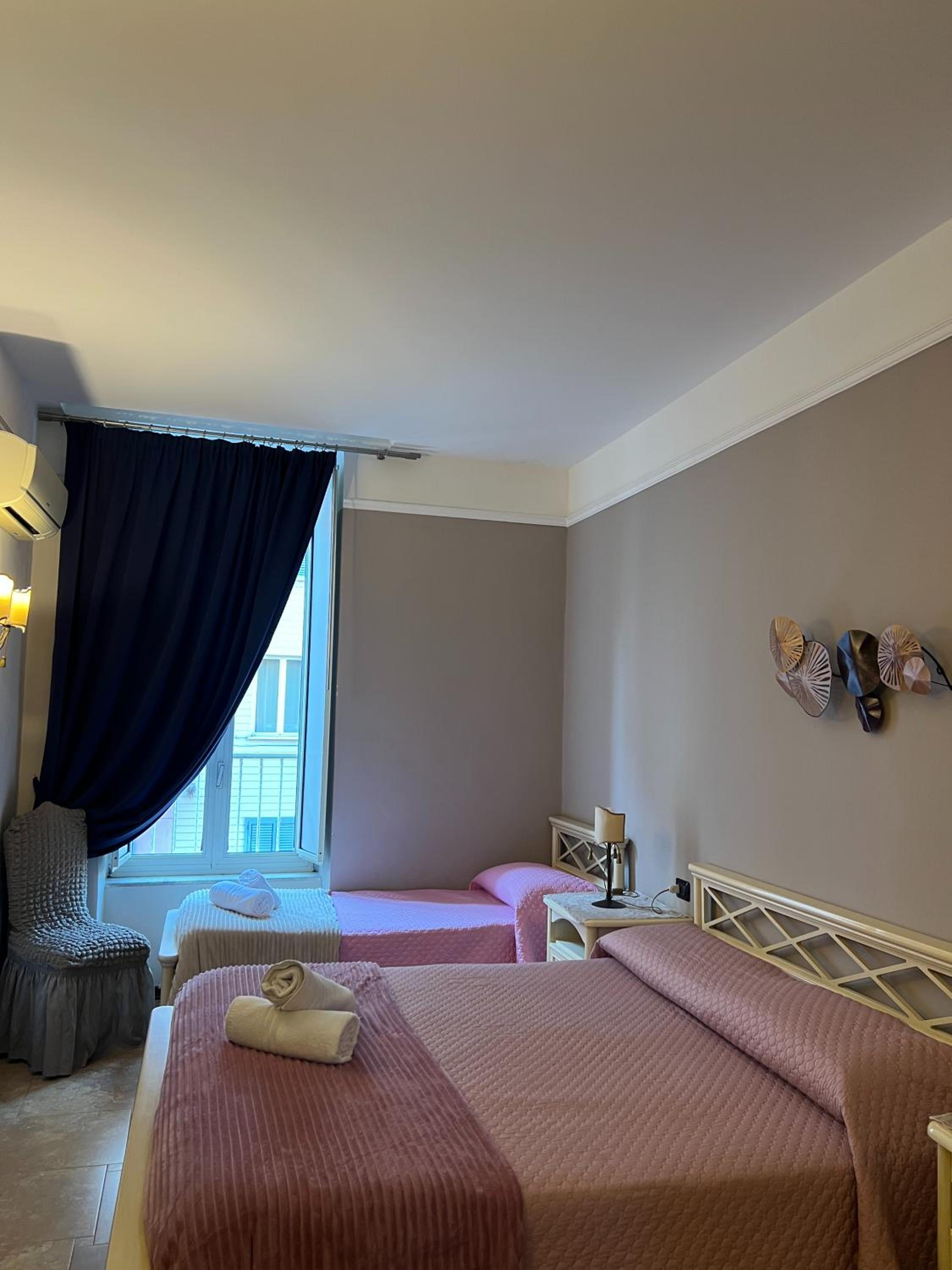 Triple Room