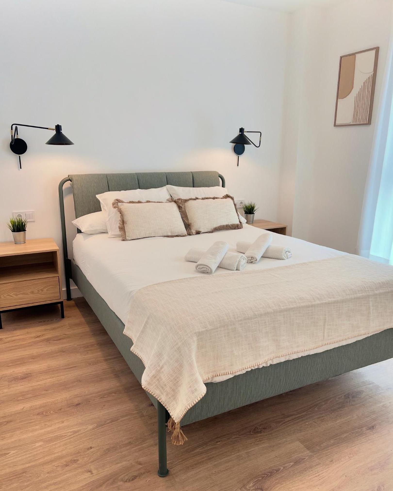 One-Bedroom Apartment photo 2