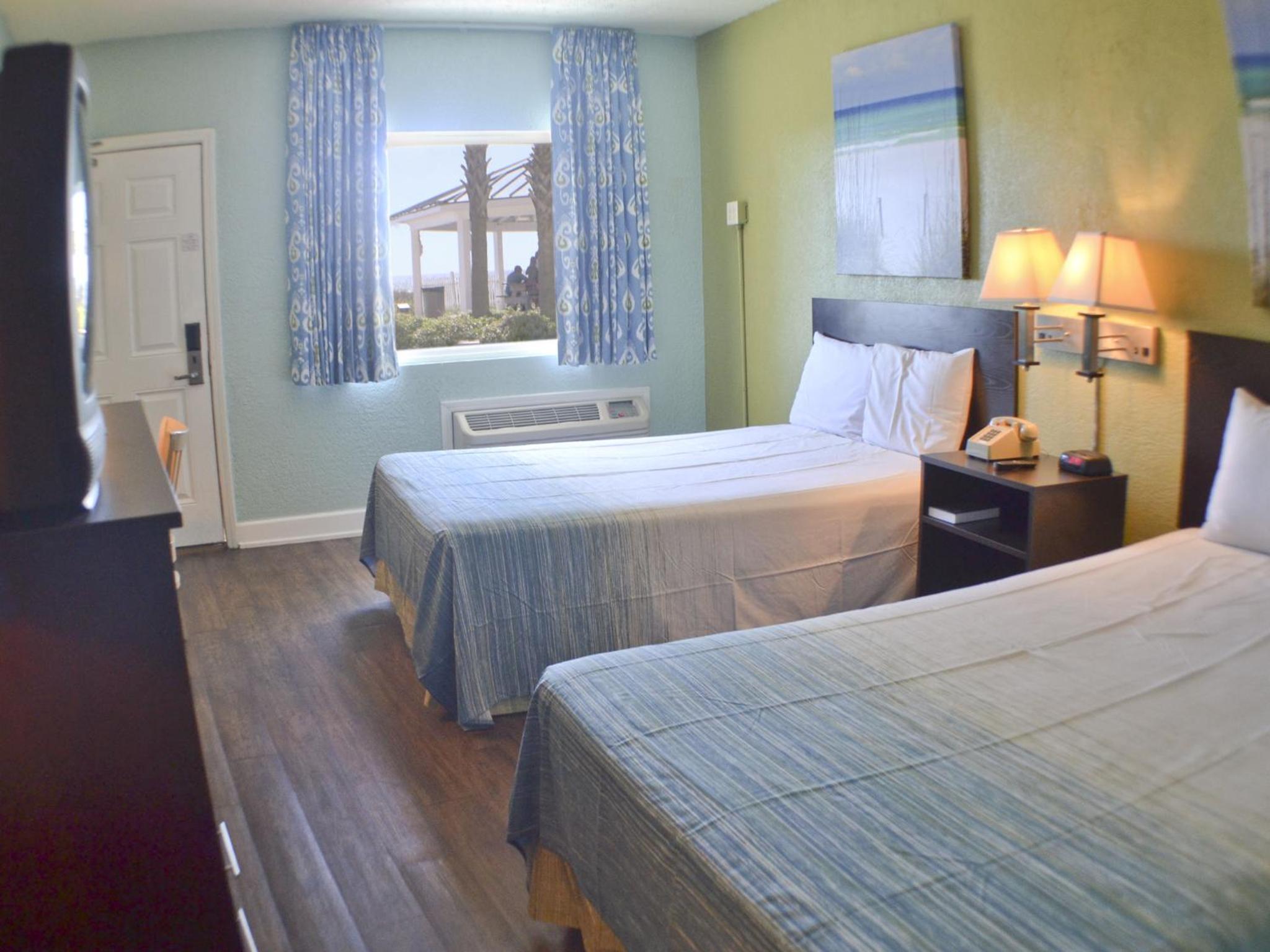 Standard Double Room with Patio - Gulf Side - Photo 5