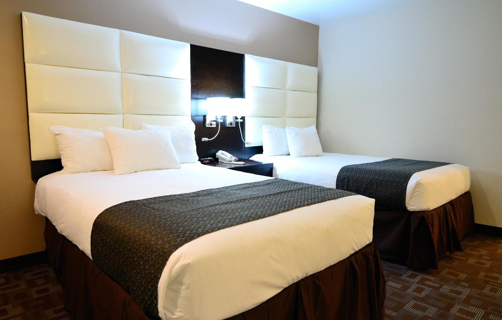 Double Room with Two Double Beds - Non-Smoking - Photo 1