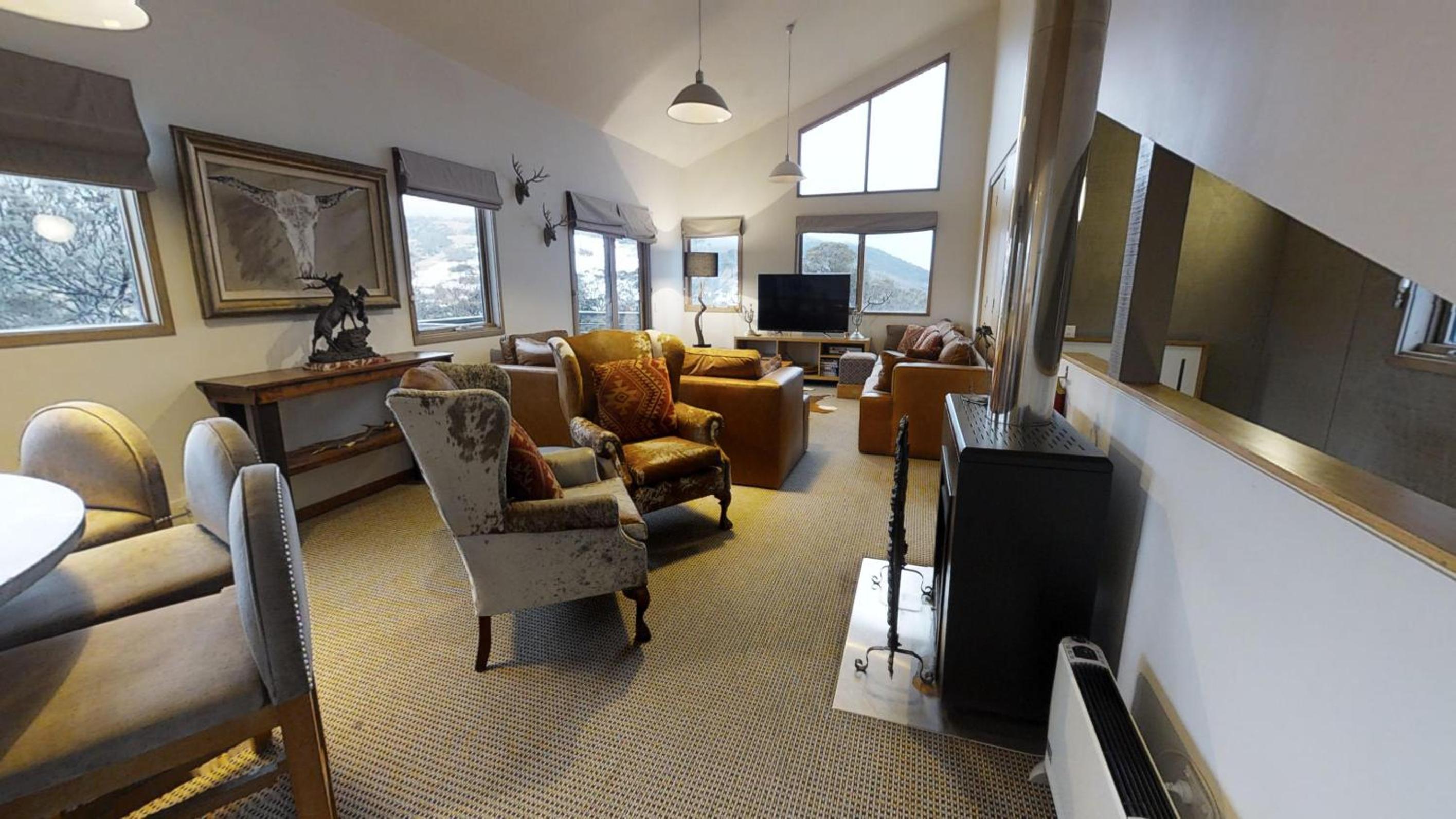 Lodge Chalet (Sleeps 7) photo 3