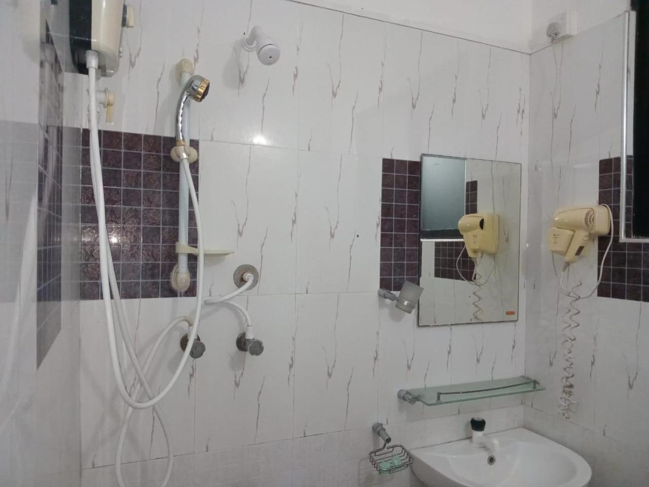 Budget Double Room photo 3