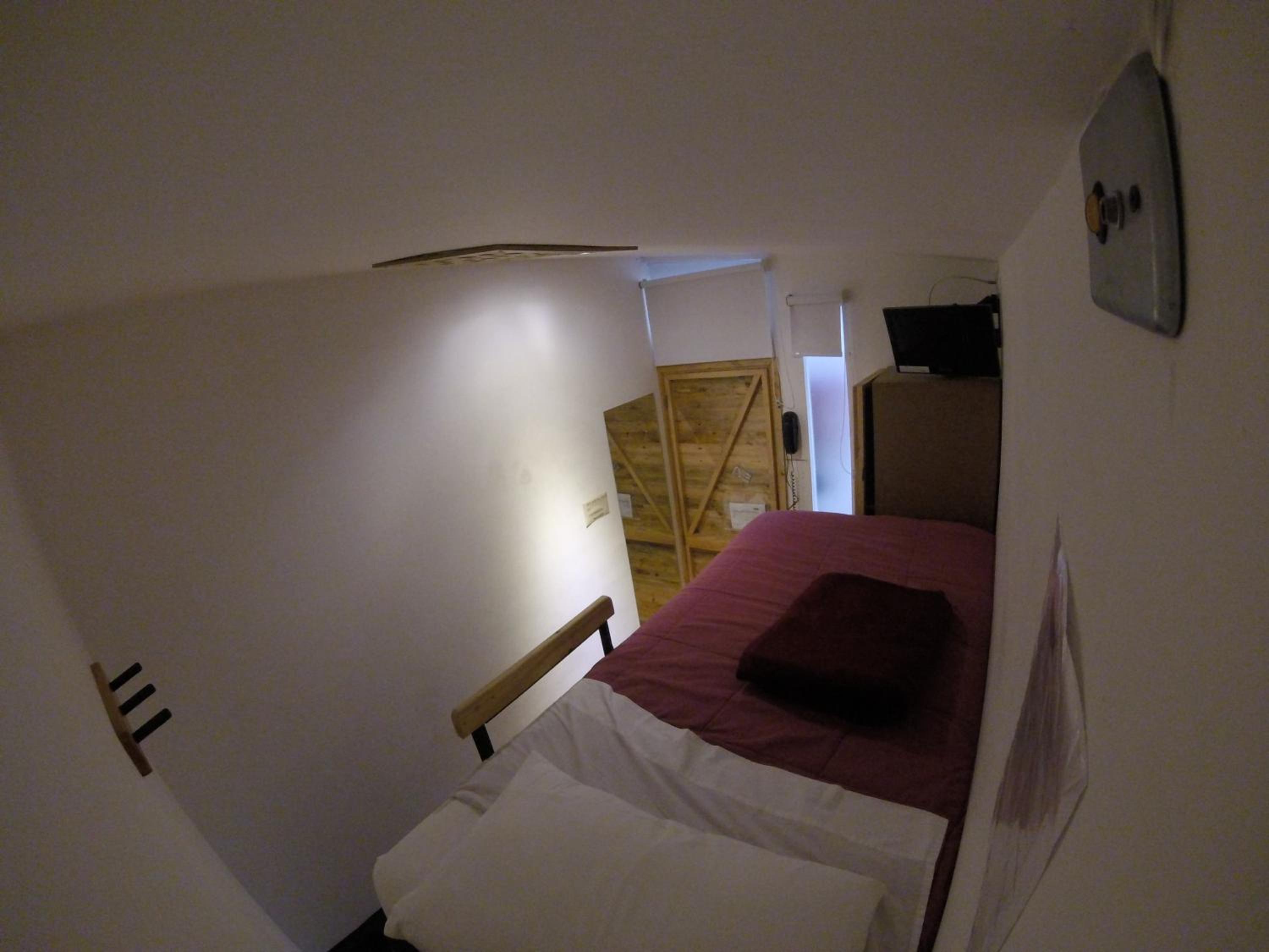Twin Room with Shared Bathroom photo 1