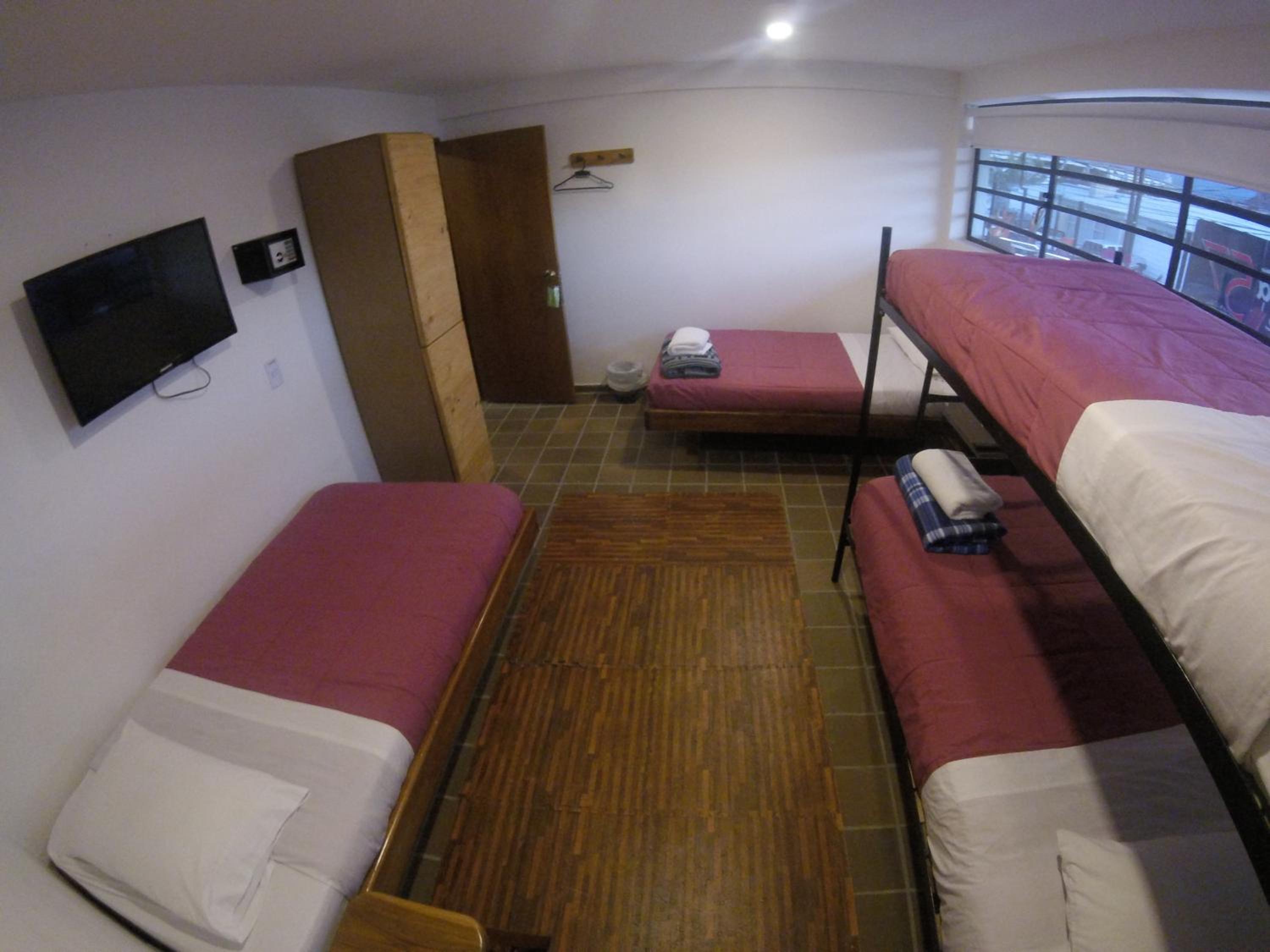 Quadruple Room with Bathroom photo 1