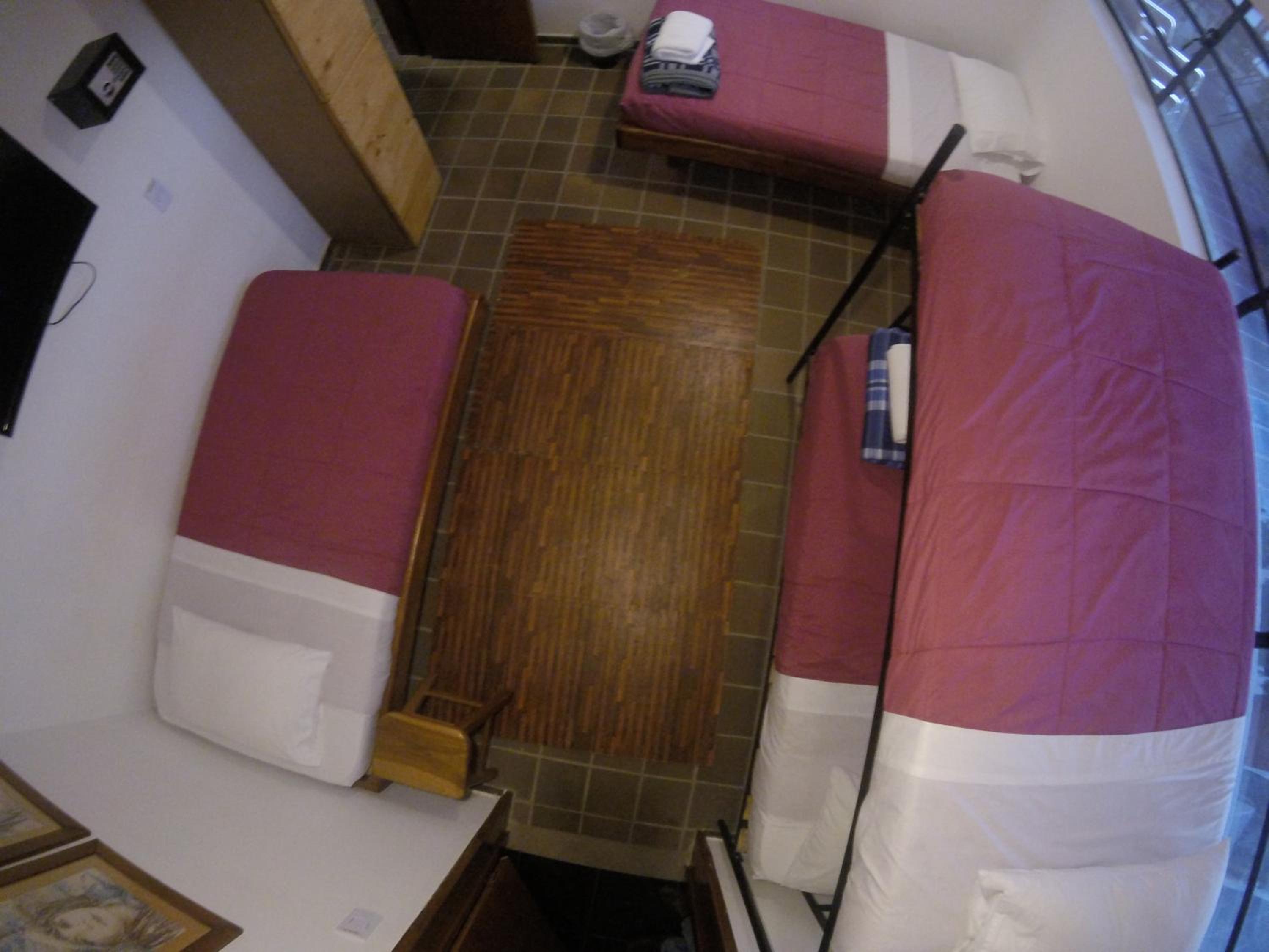 Family Room with Private Bathroom photo 3