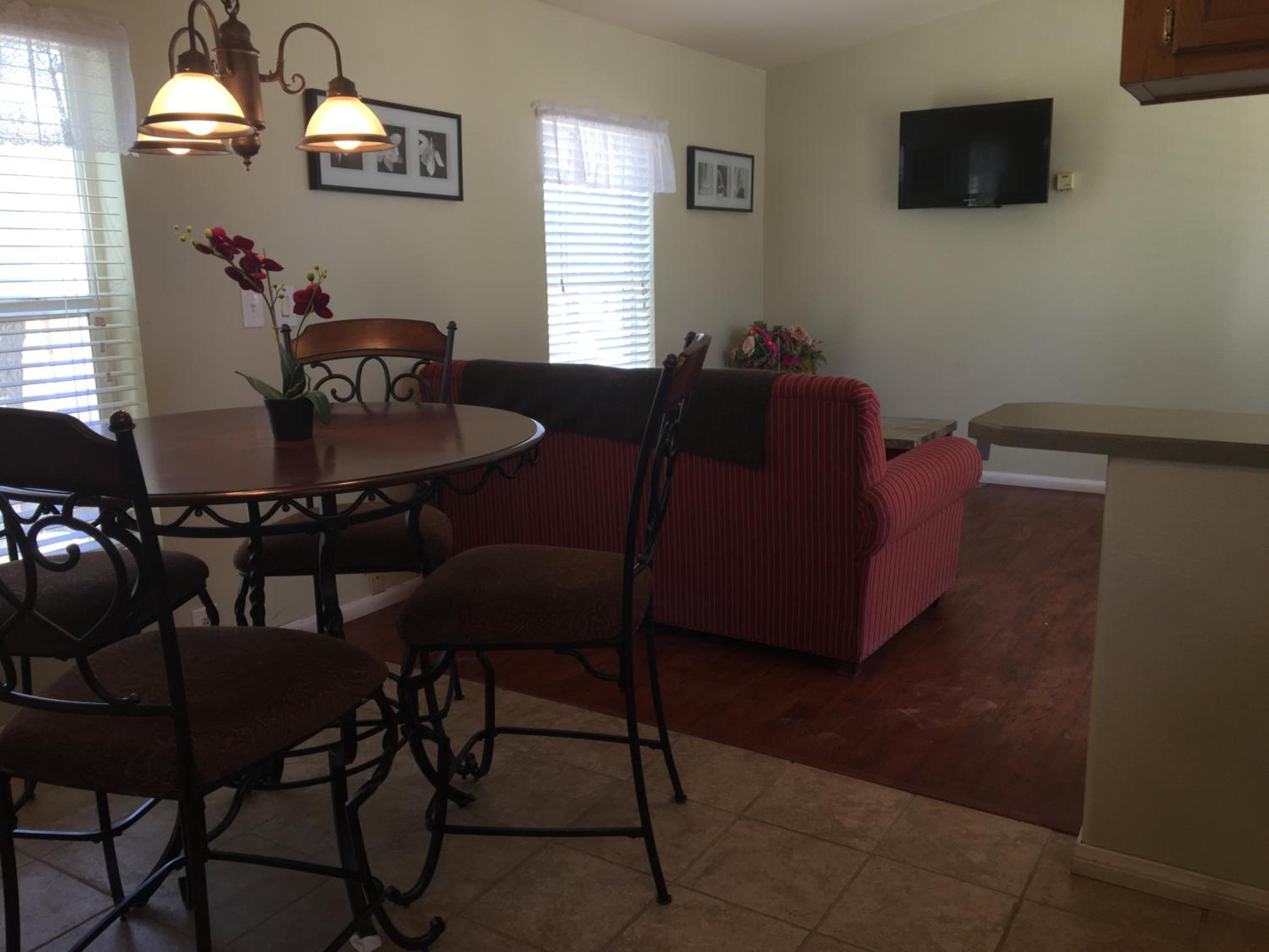 Deluxe Family Room photo 2