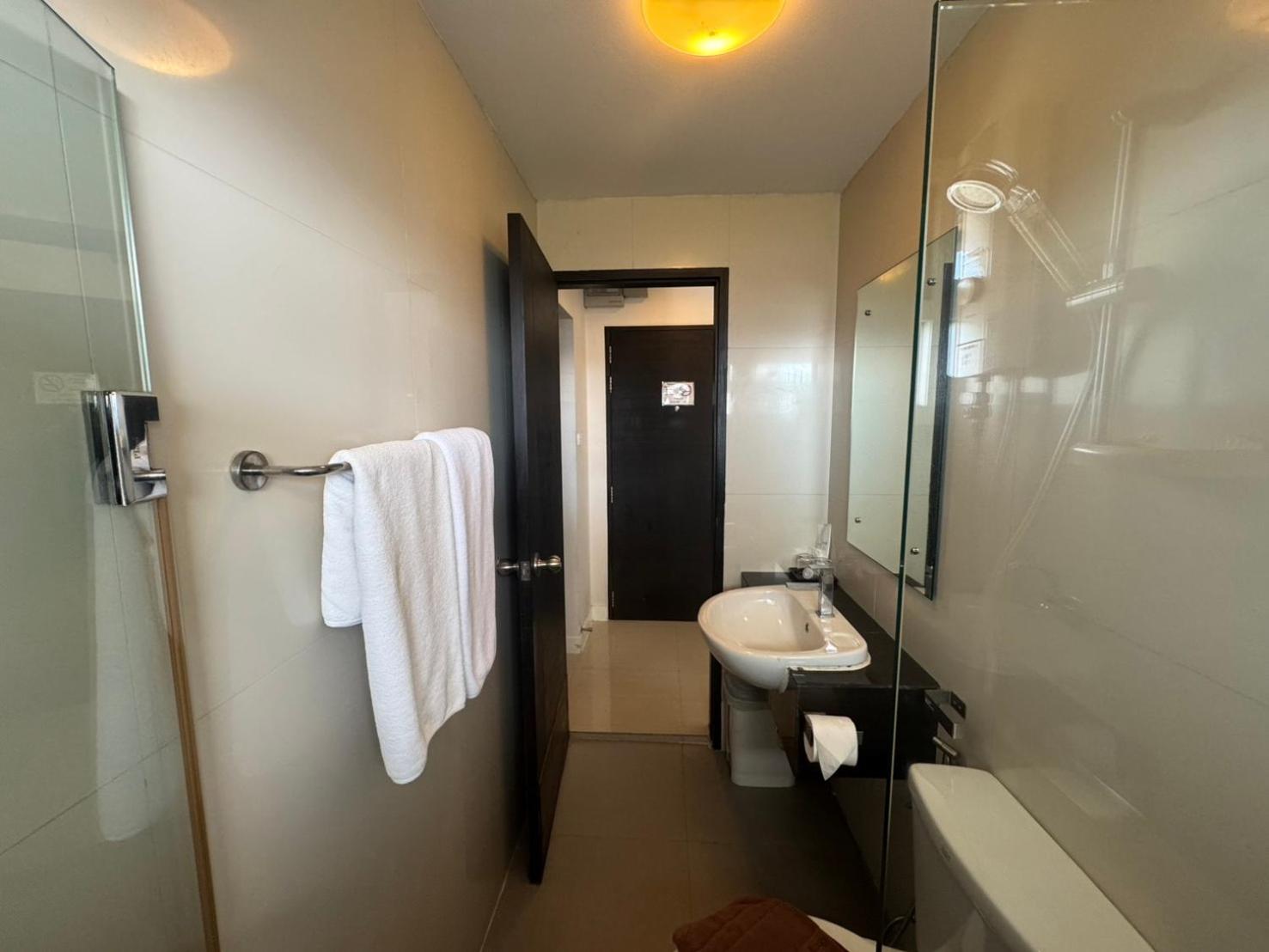 Deluxe King Room photo 2
