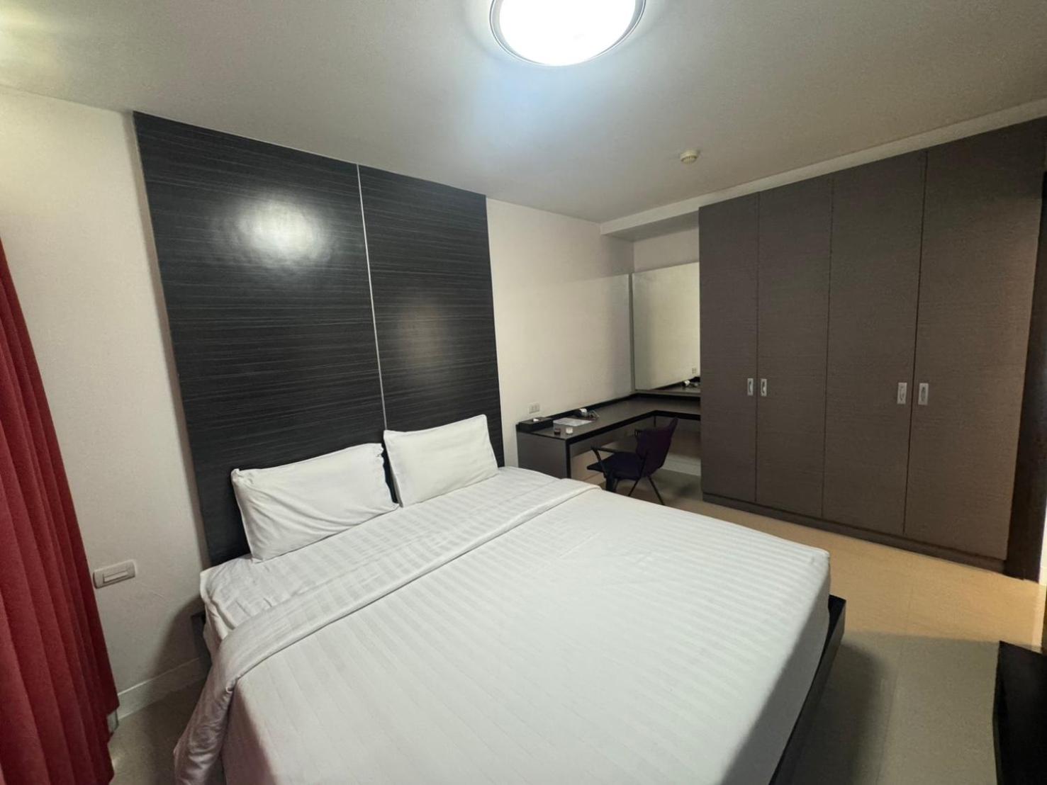 Deluxe King Room photo 2