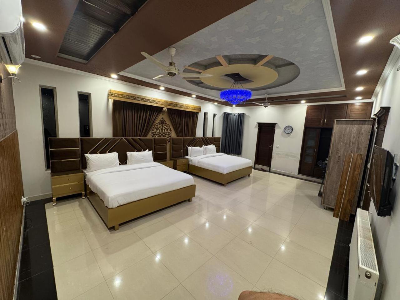 Deluxe Family Suite