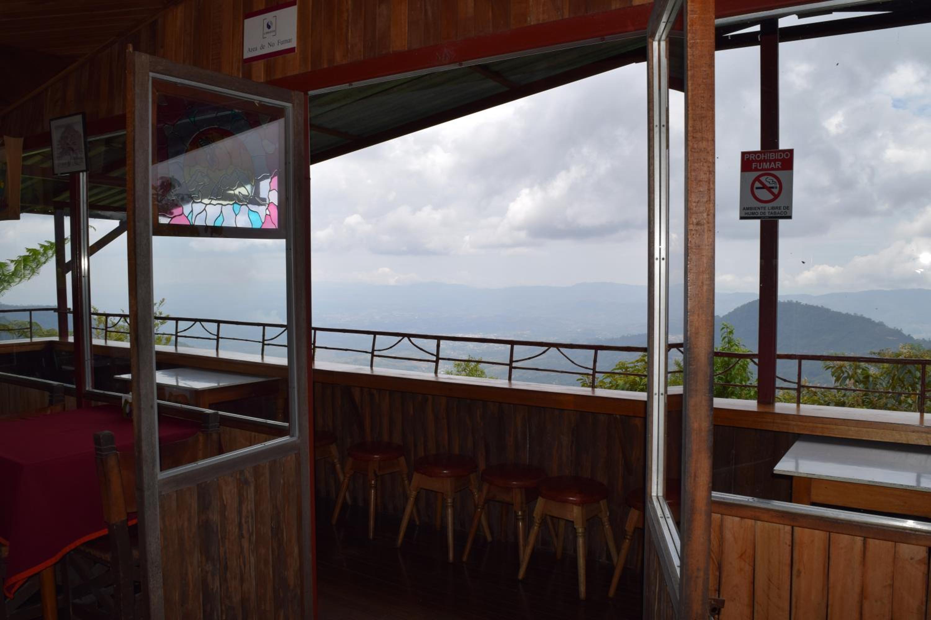 King Room with Mountain View photo 2