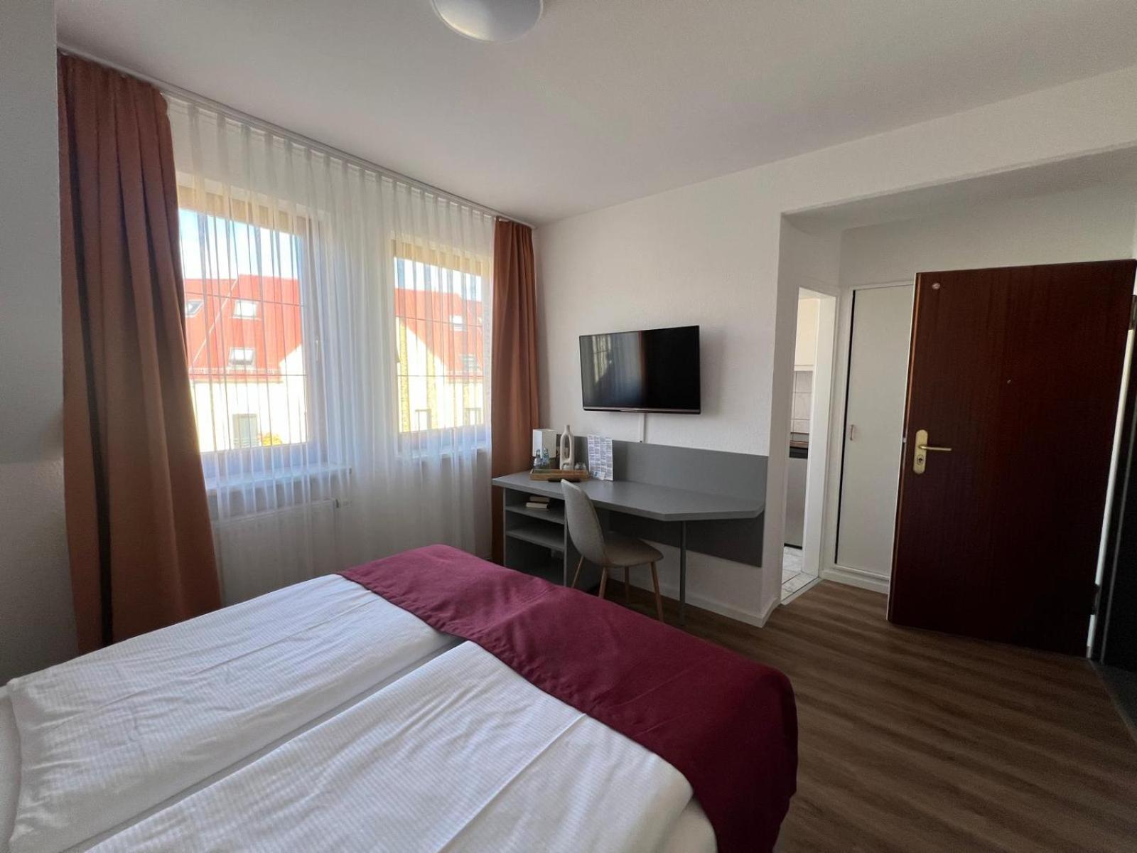 Budget Double Room photo 2