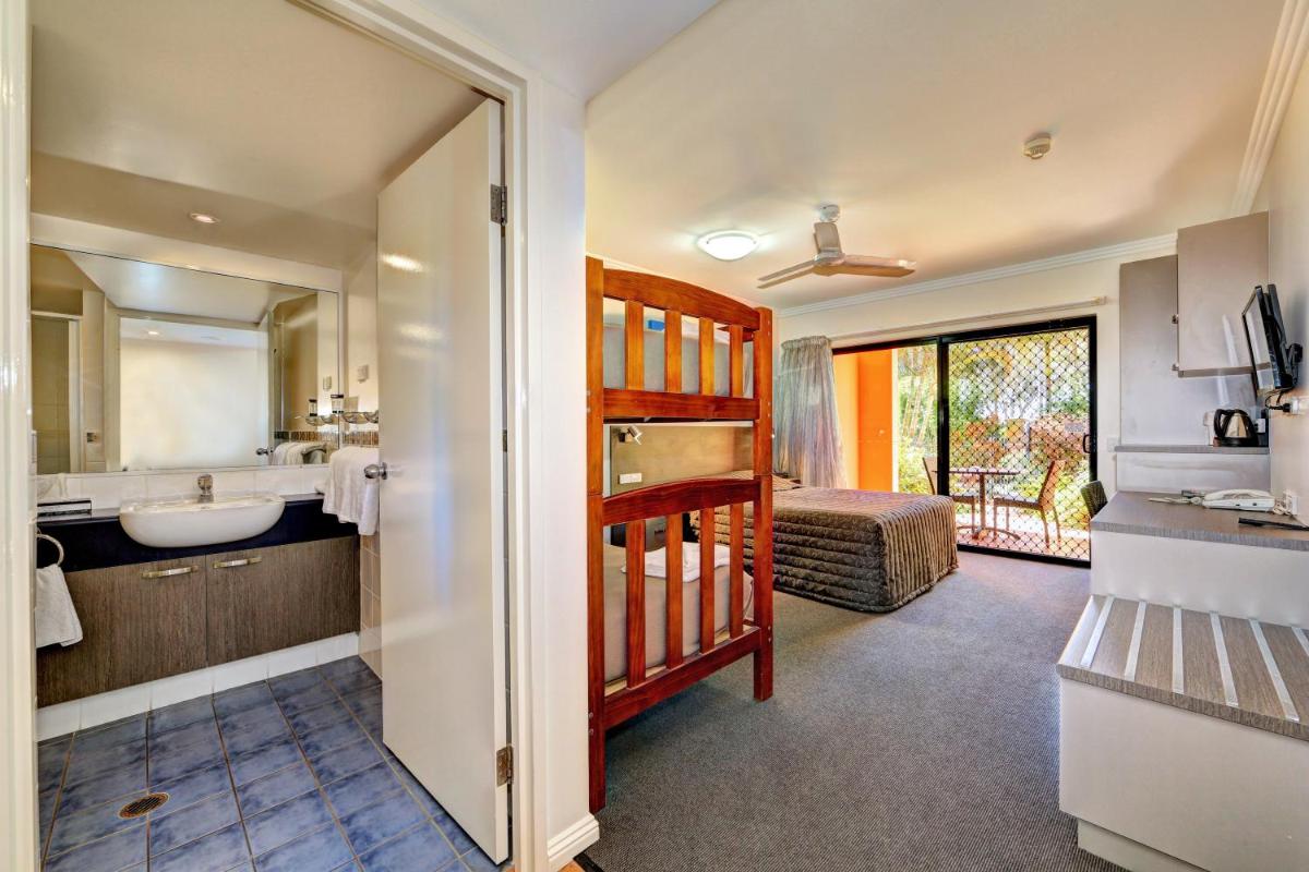 Family Suite with Pool View - Ground Floor (2 Adults + 2 Children) photo 1
