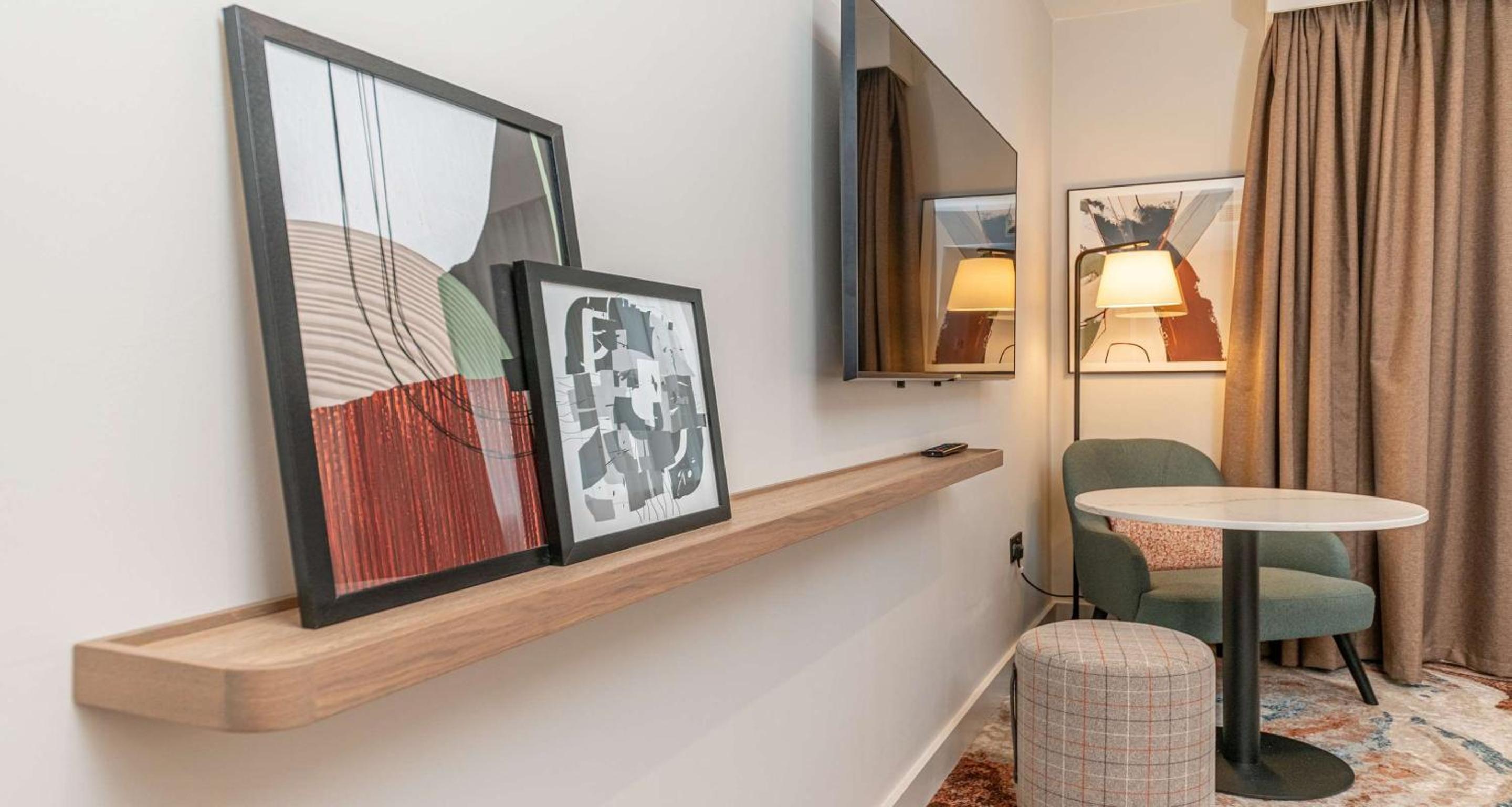 Standard King Room - Photo 3