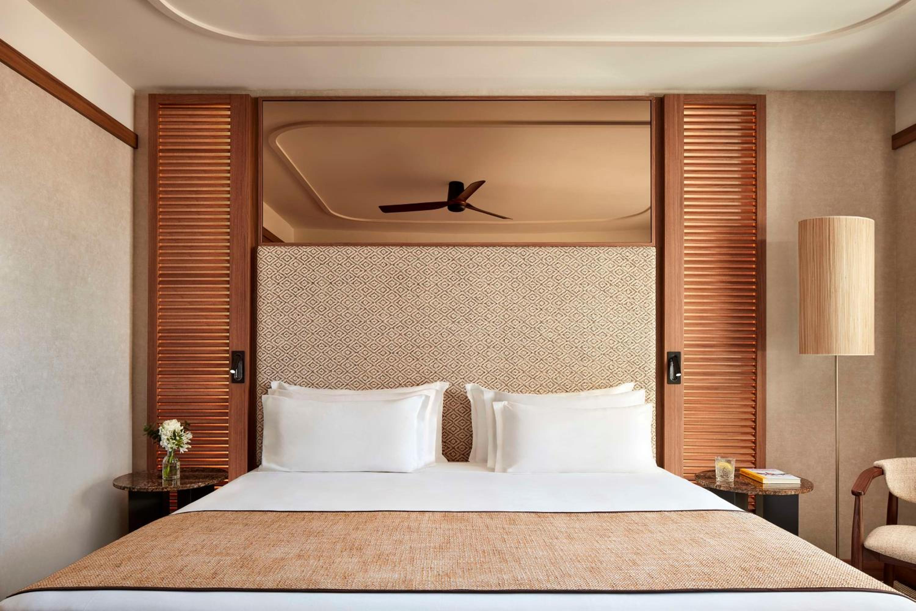 Superior Room with Pool View and Terrace