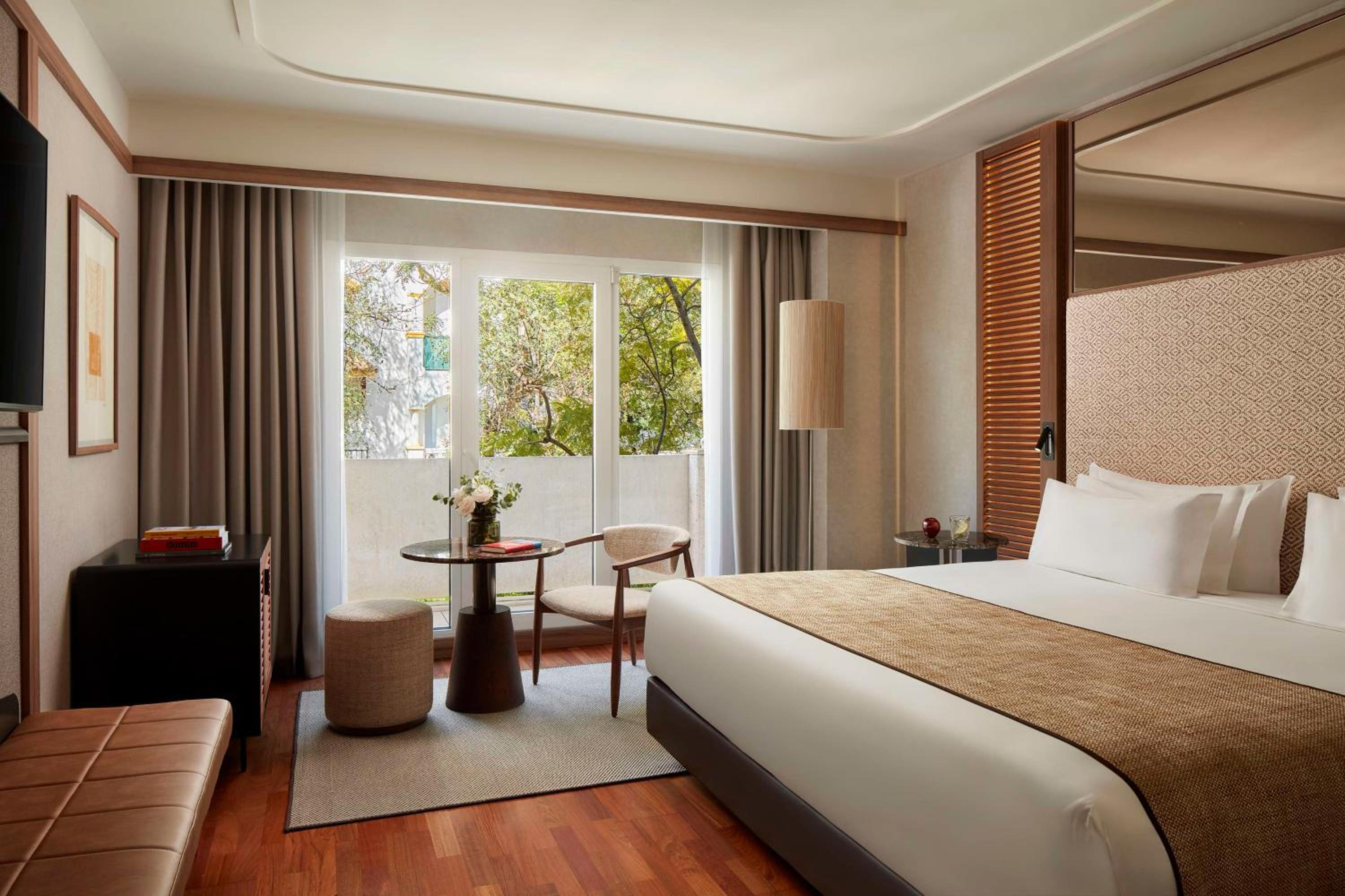 Family Connecting Room with Extra Bed (3 Adults + 3 Children)