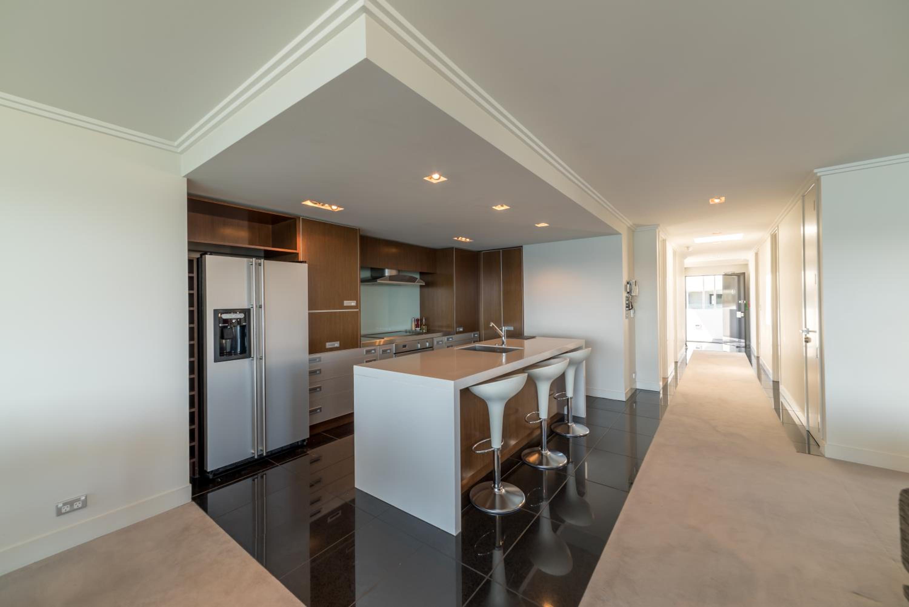 Lakefront Apartment 2 - Photo 5