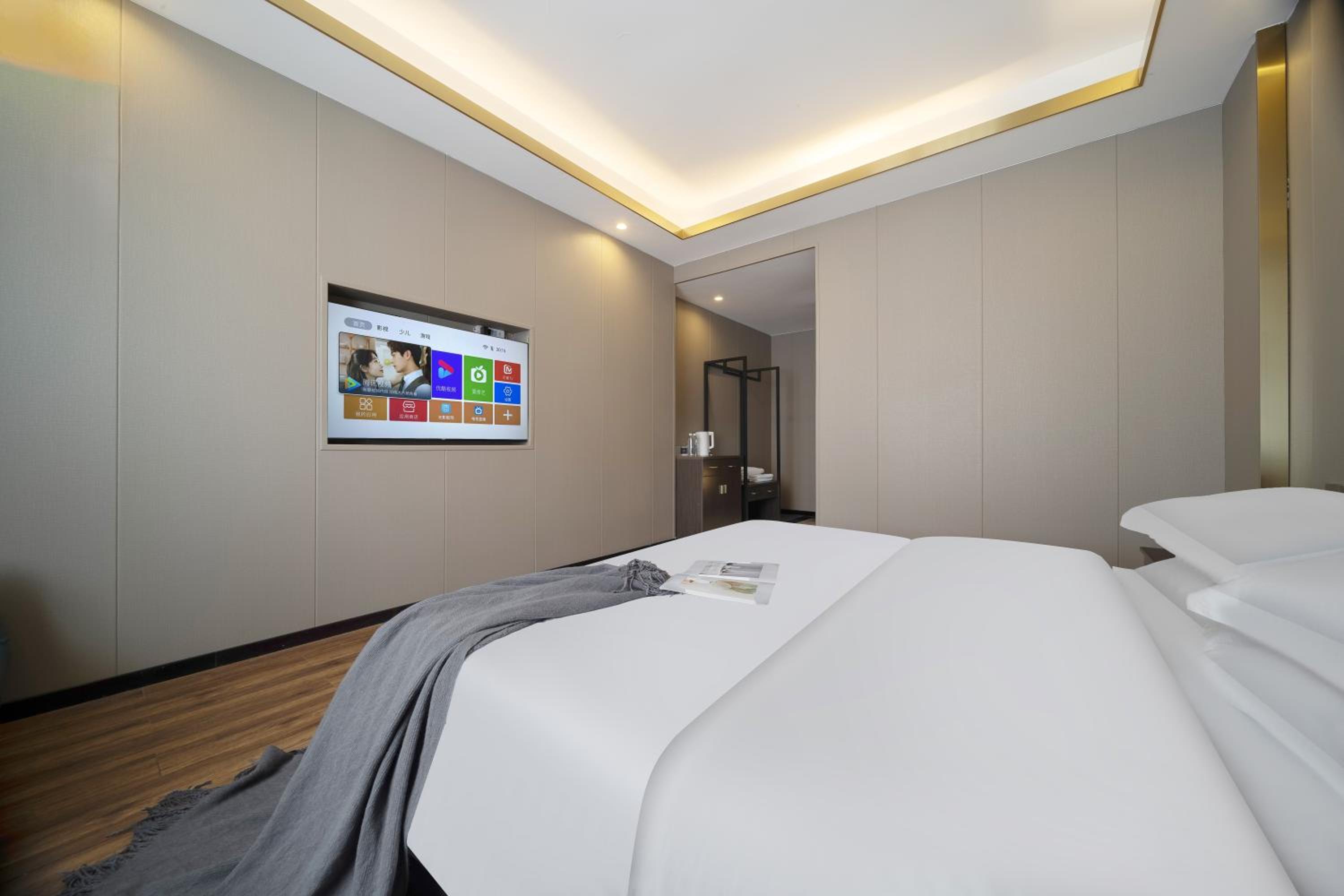 Deluxe Double Room with Shower photo 3