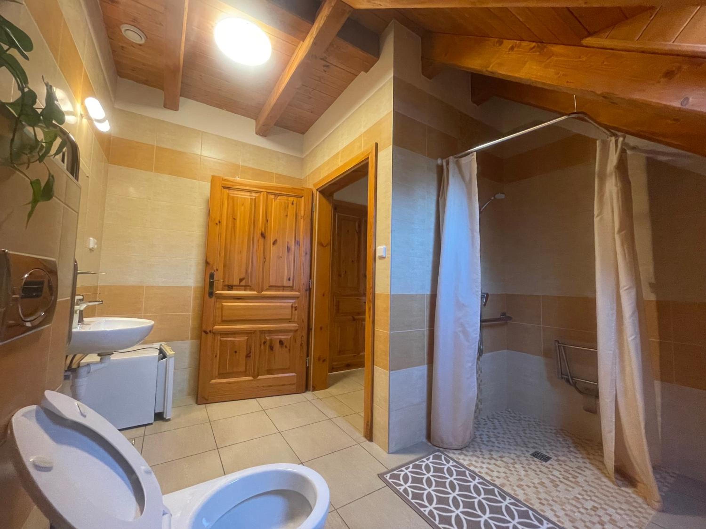 Triple Room with Bathroom photo 2