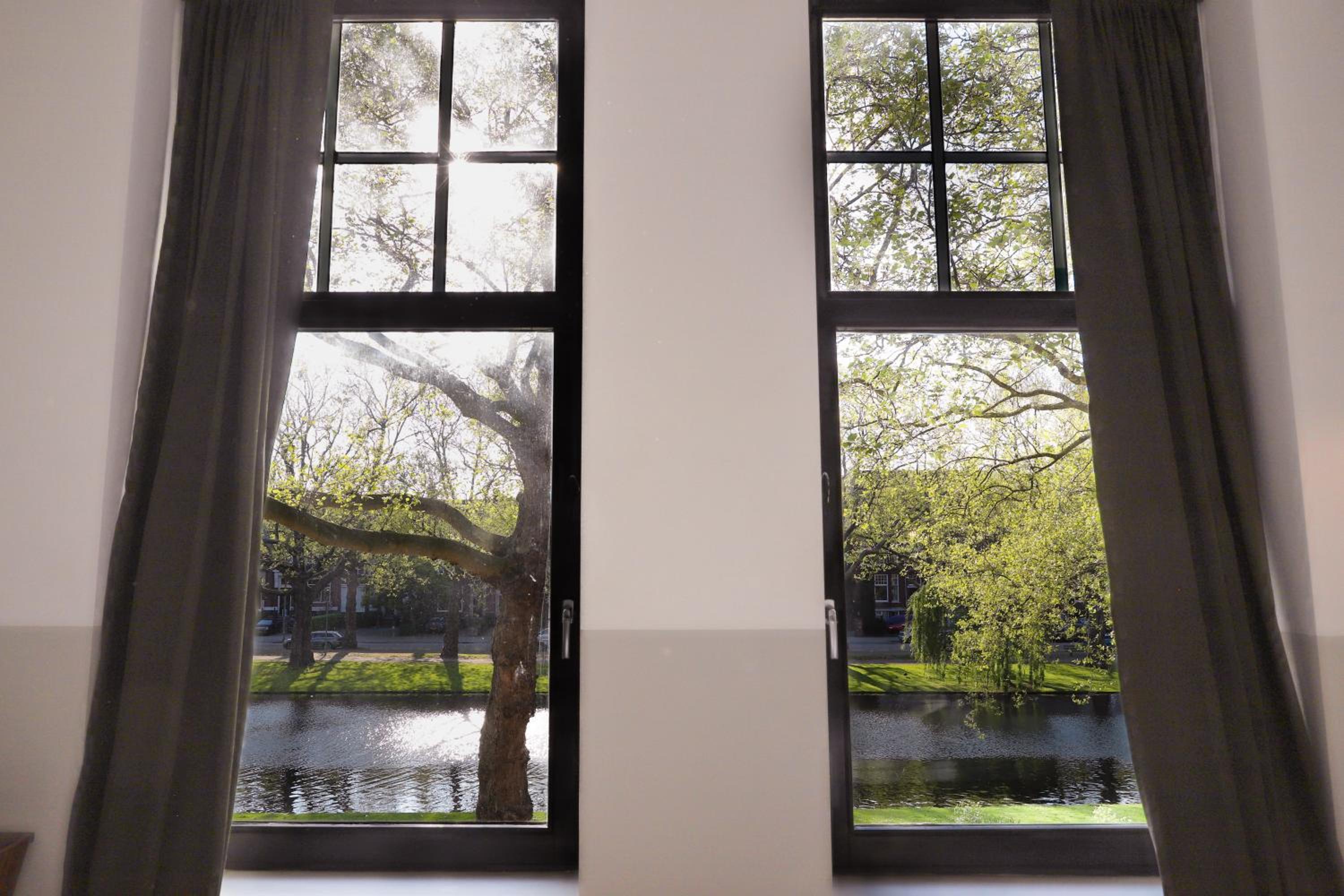 Comfy room Canal View