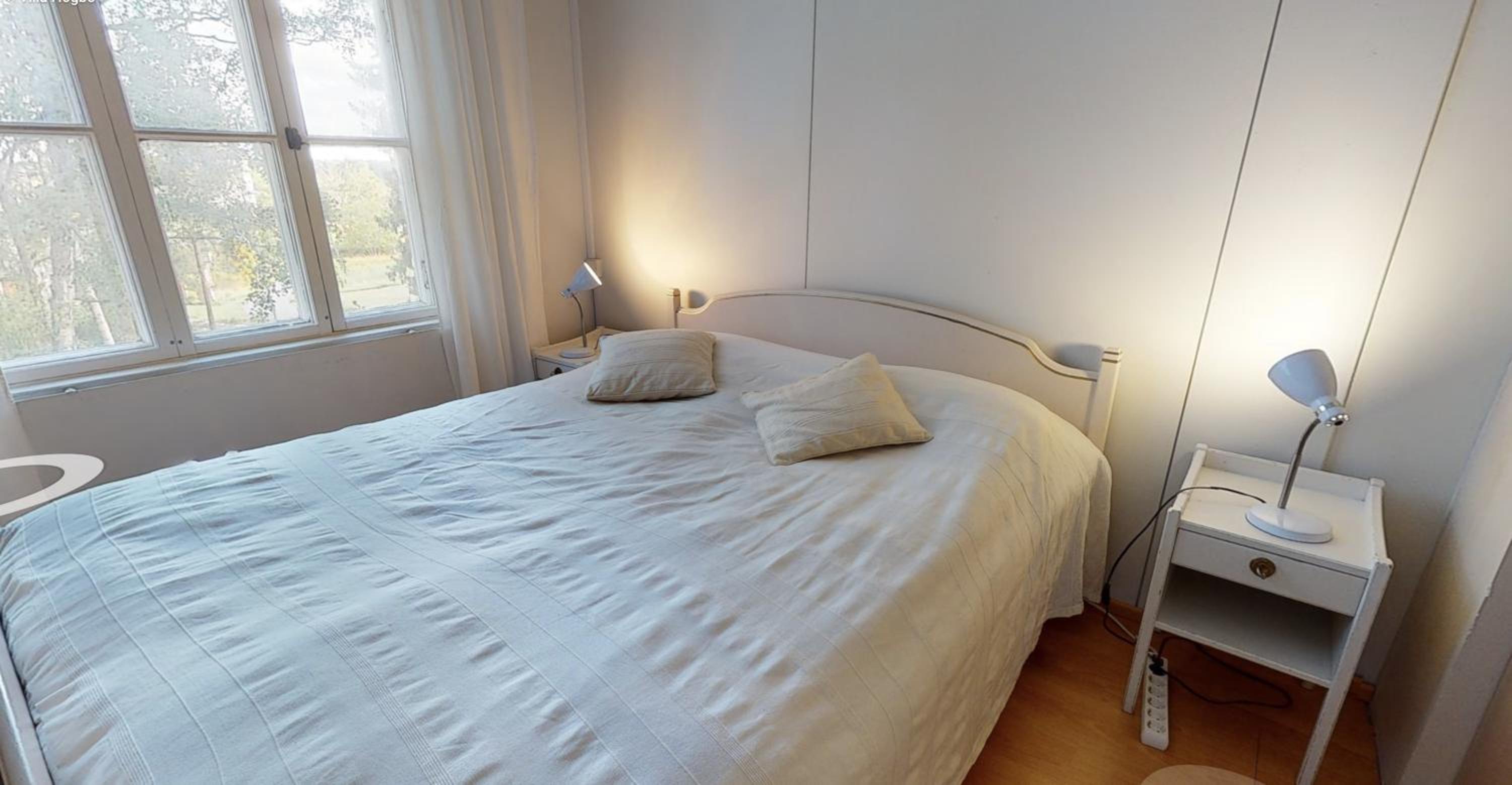 Double Room with Shared Bathroom photo 3