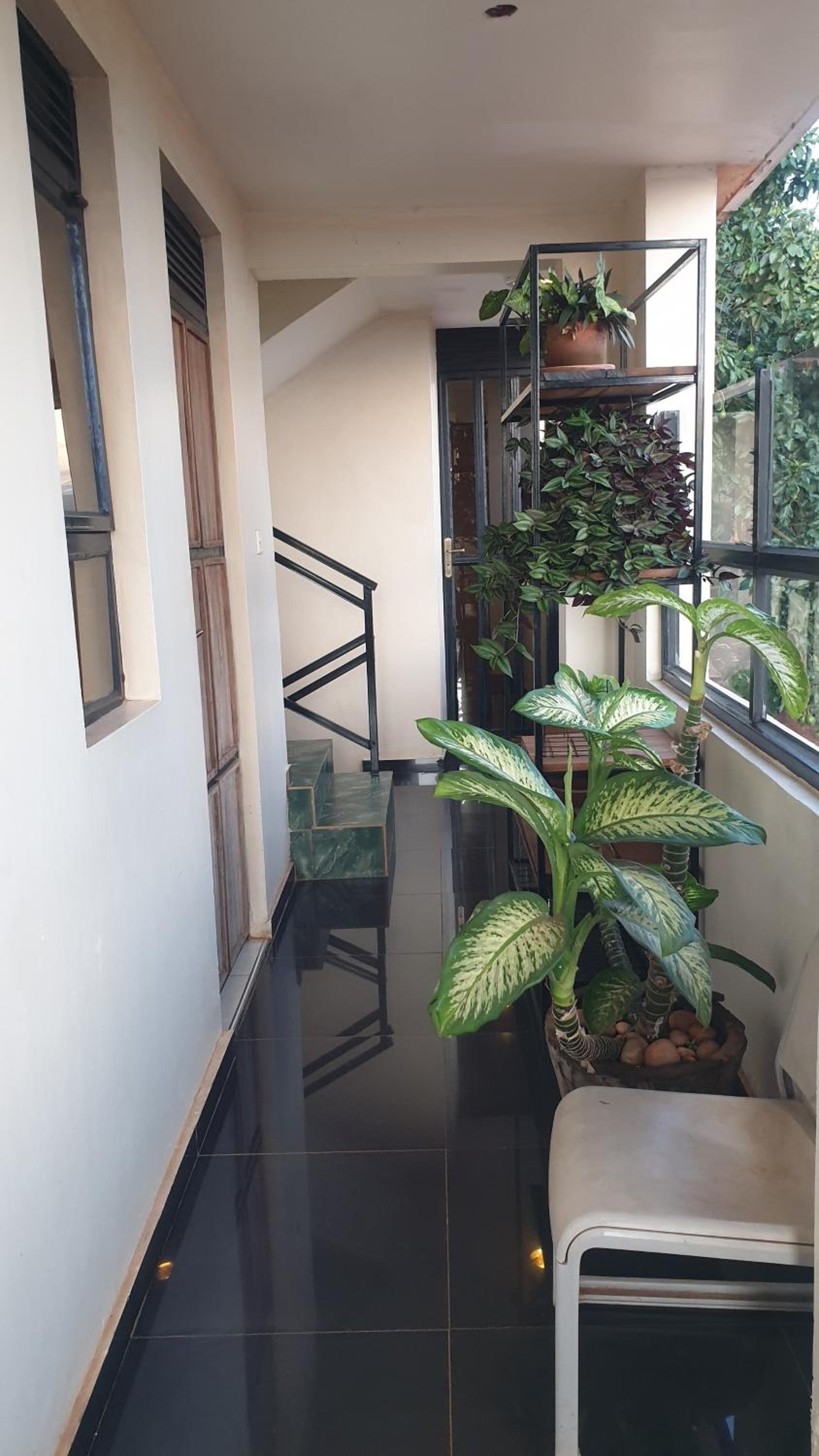 Standard Double Room - Photo 11