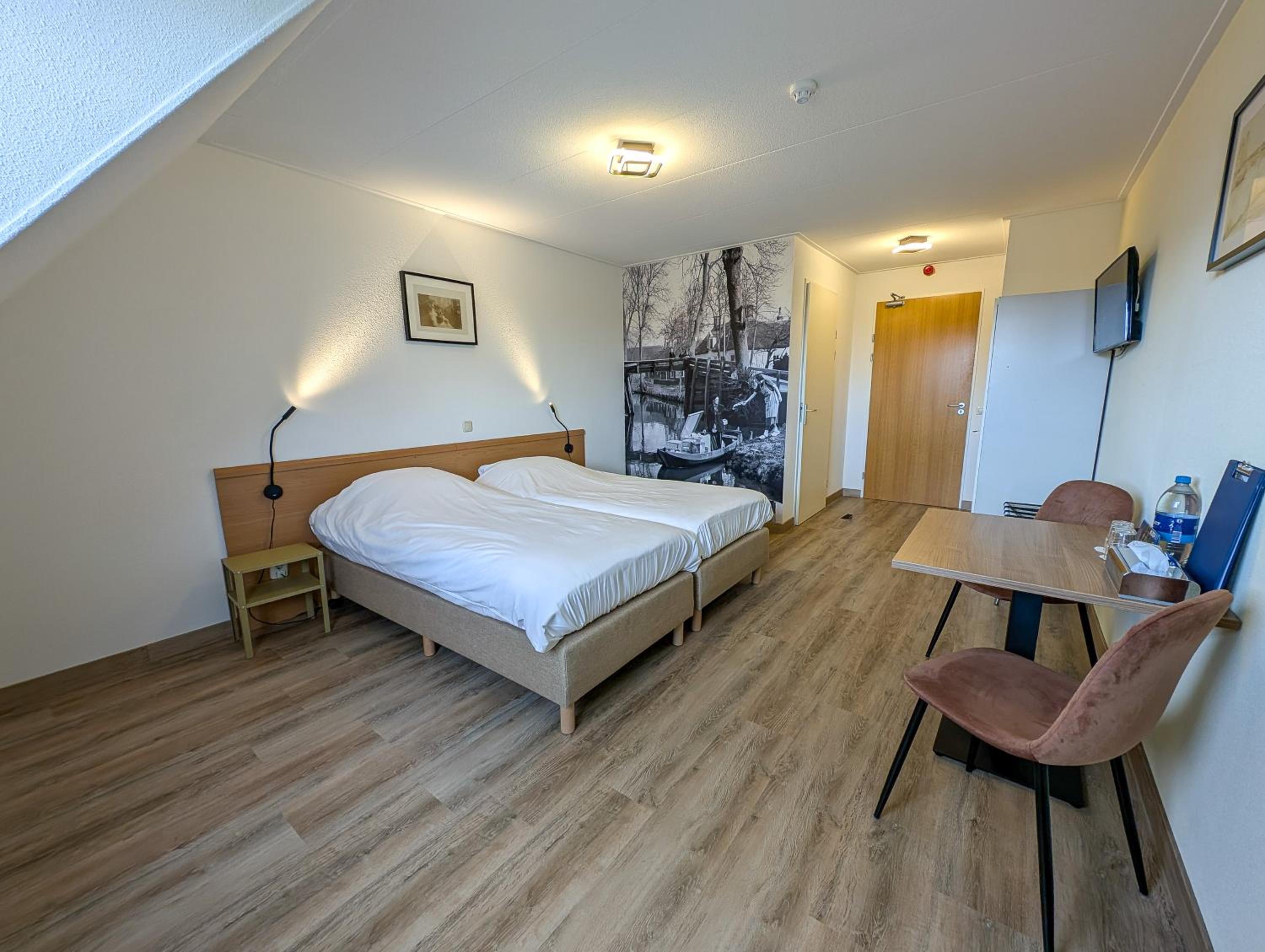 Standard Twin Room - Photo 5