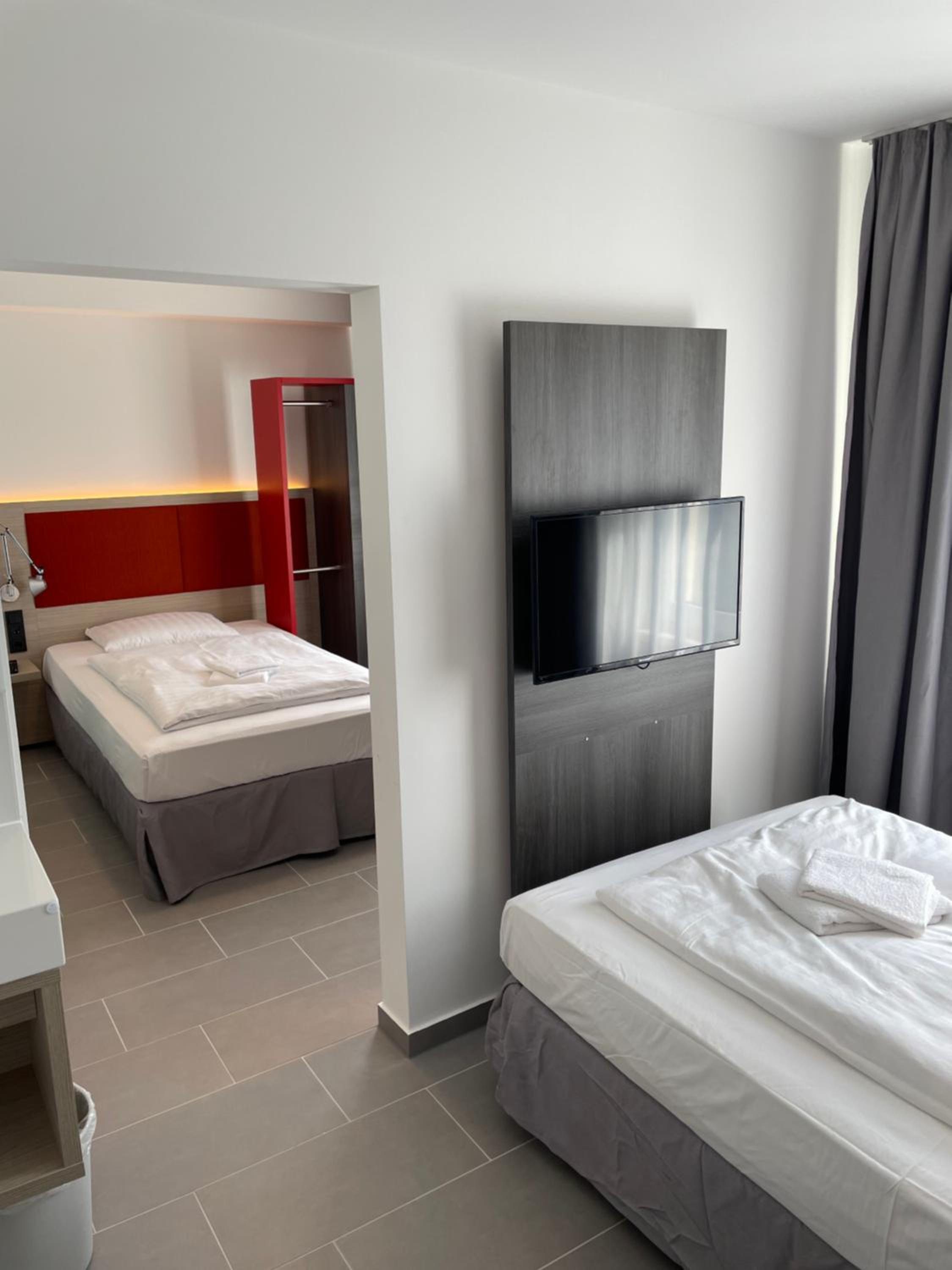 Large Twin Room photo 3