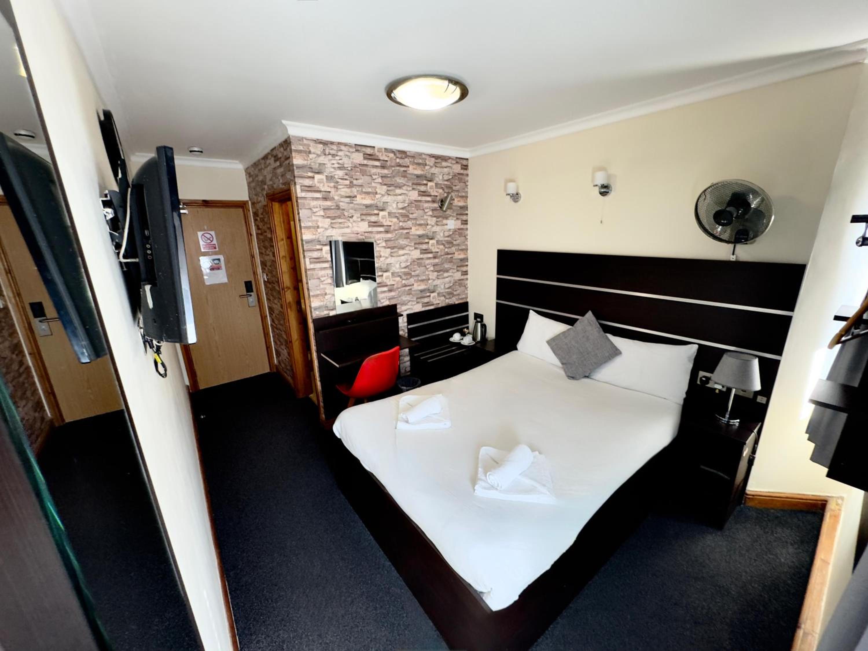 Standard Double Room photo 3