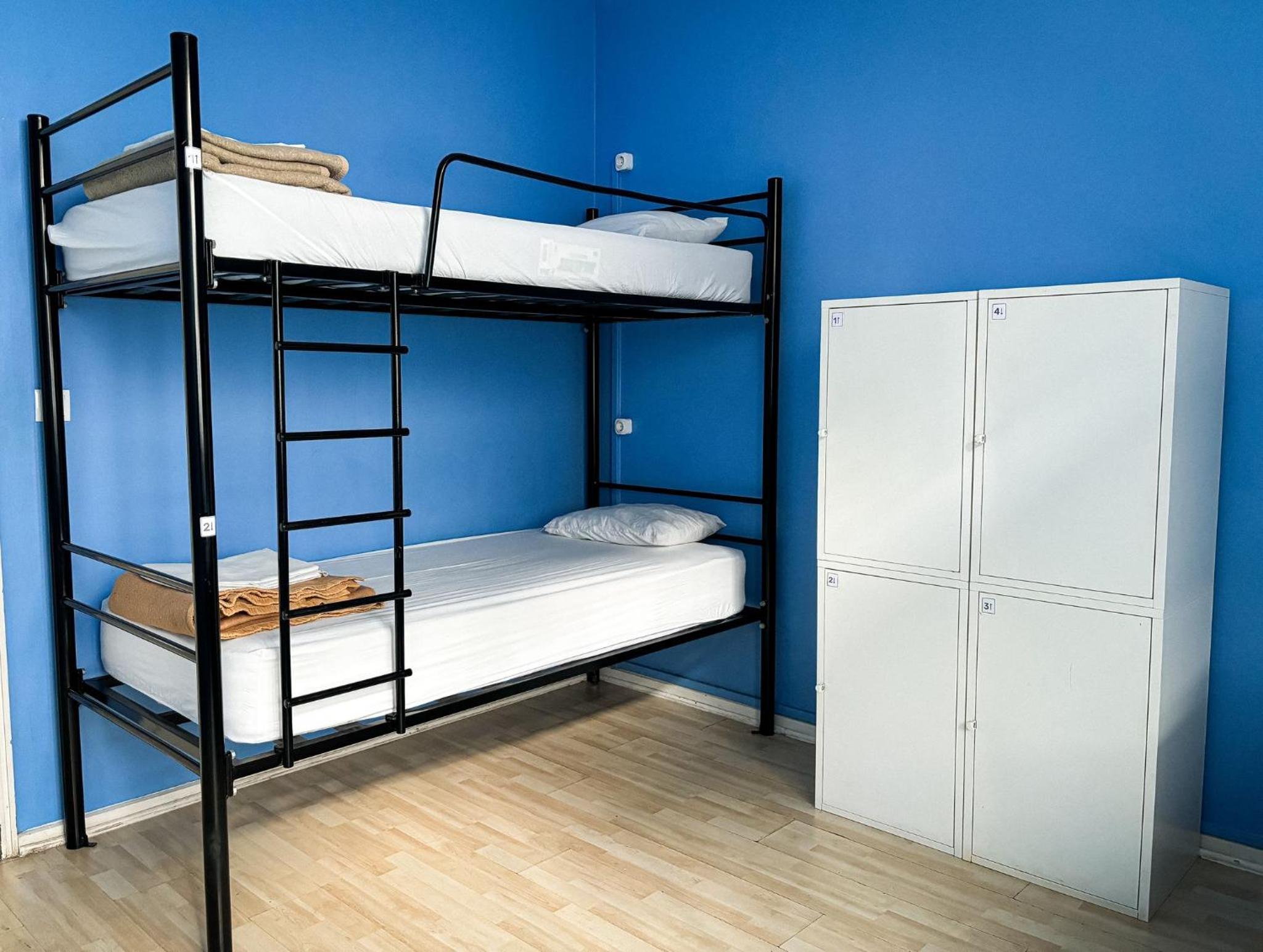 Bed in 4-Bed Mixed Dormitory Room photo 3
